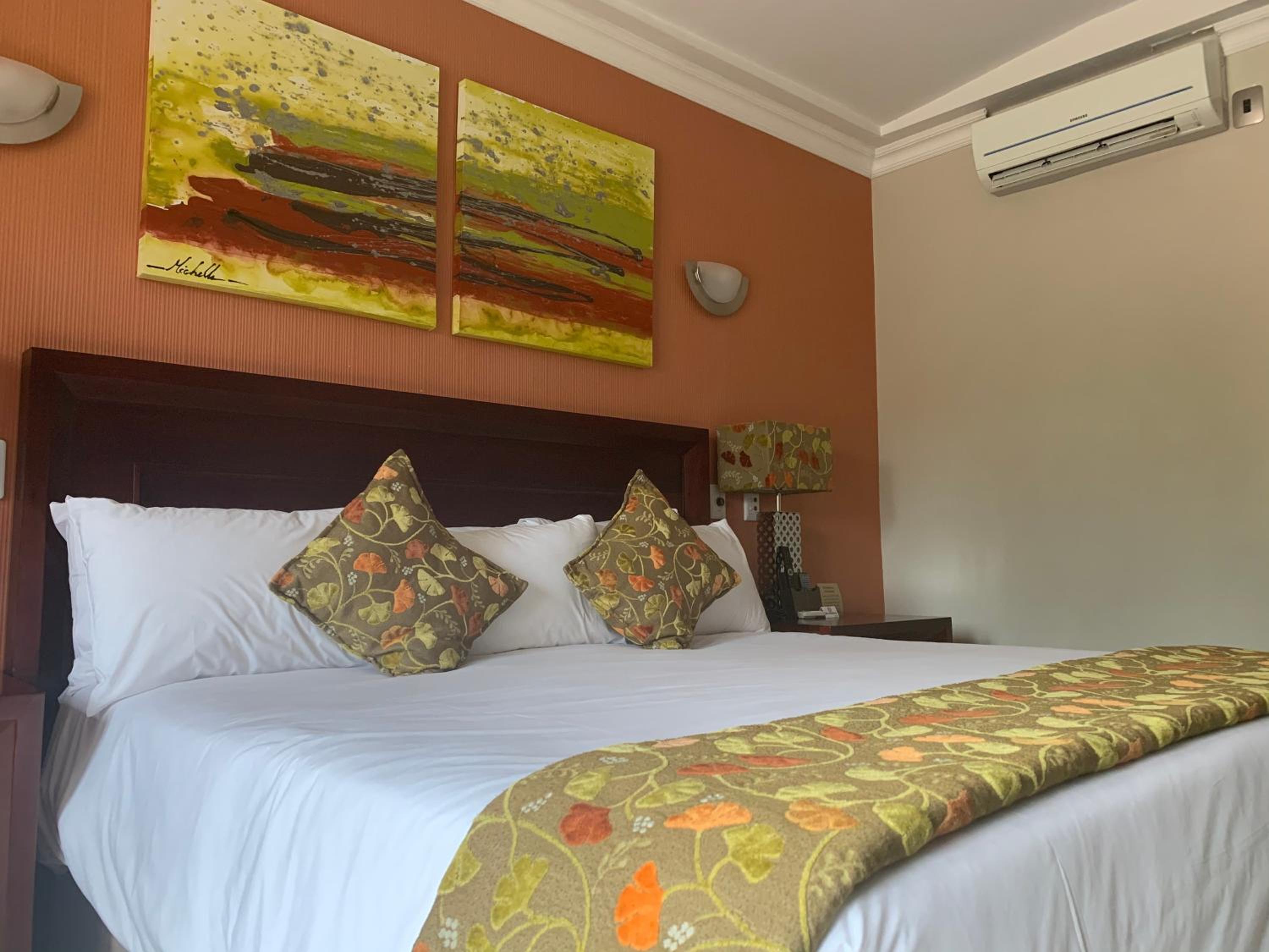 Superior King or Twin Room photo 3
