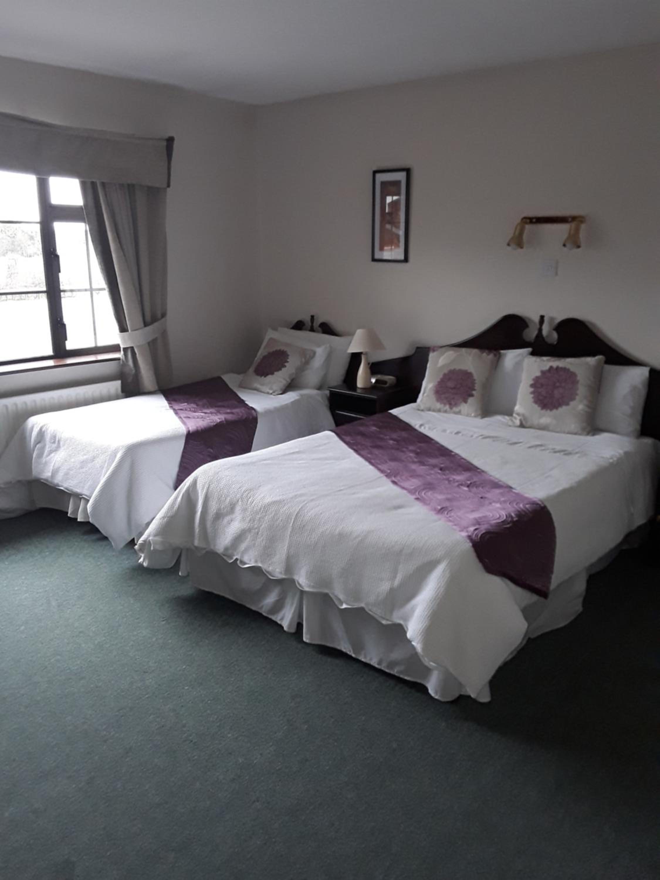 Twin Room - Photo 1