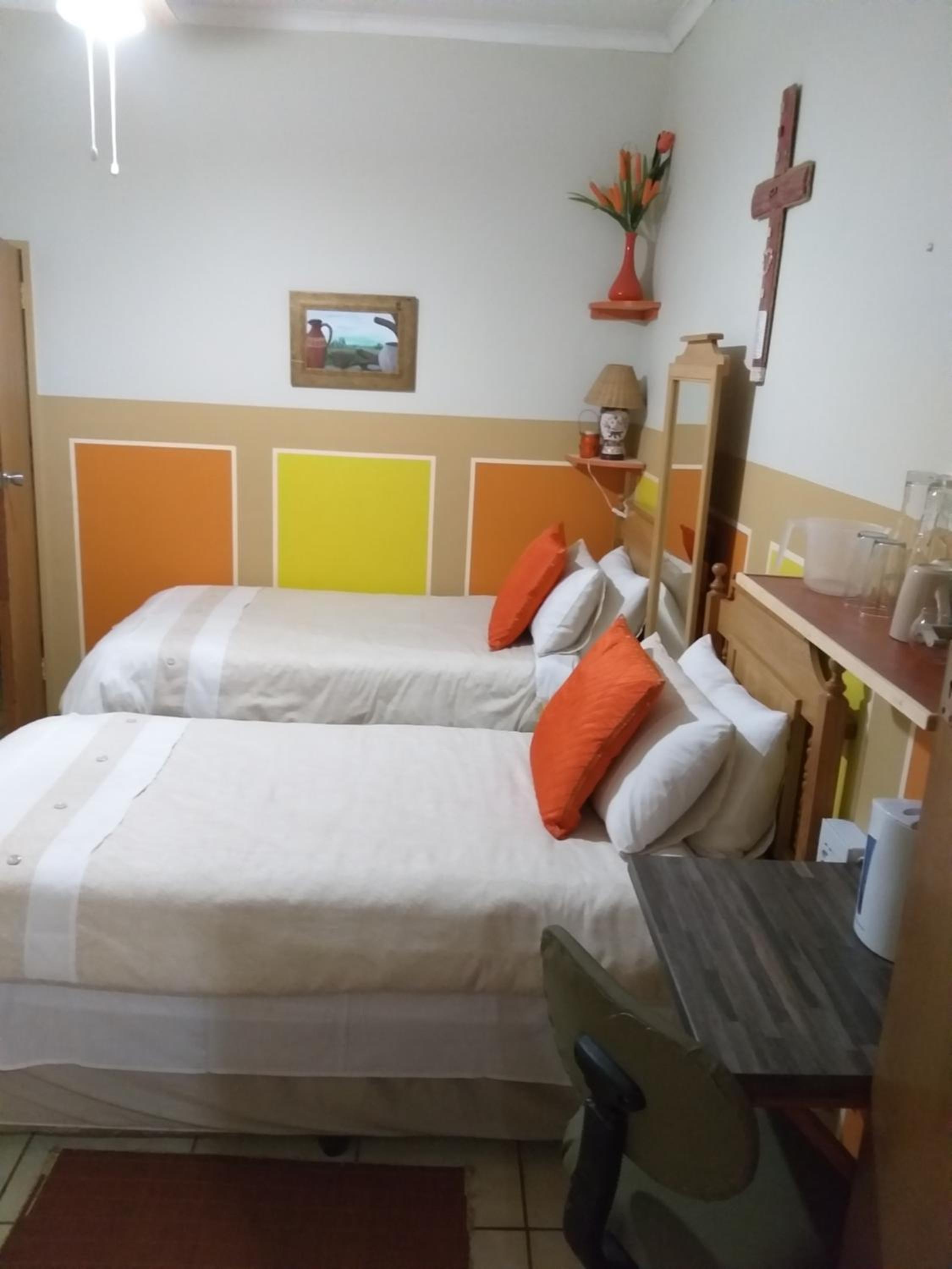 Standard Twin Room photo 3