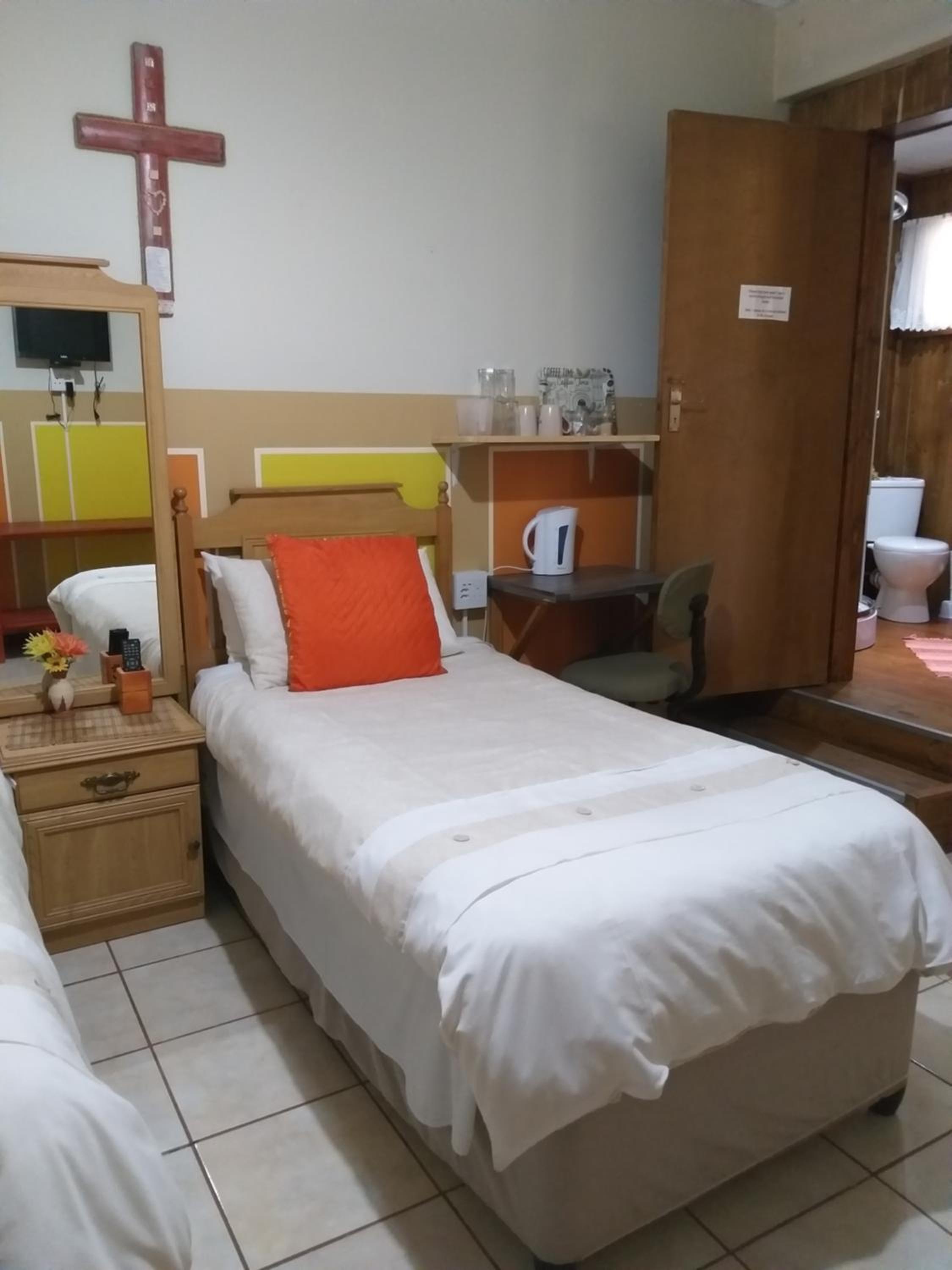 Standard Twin Room photo 1