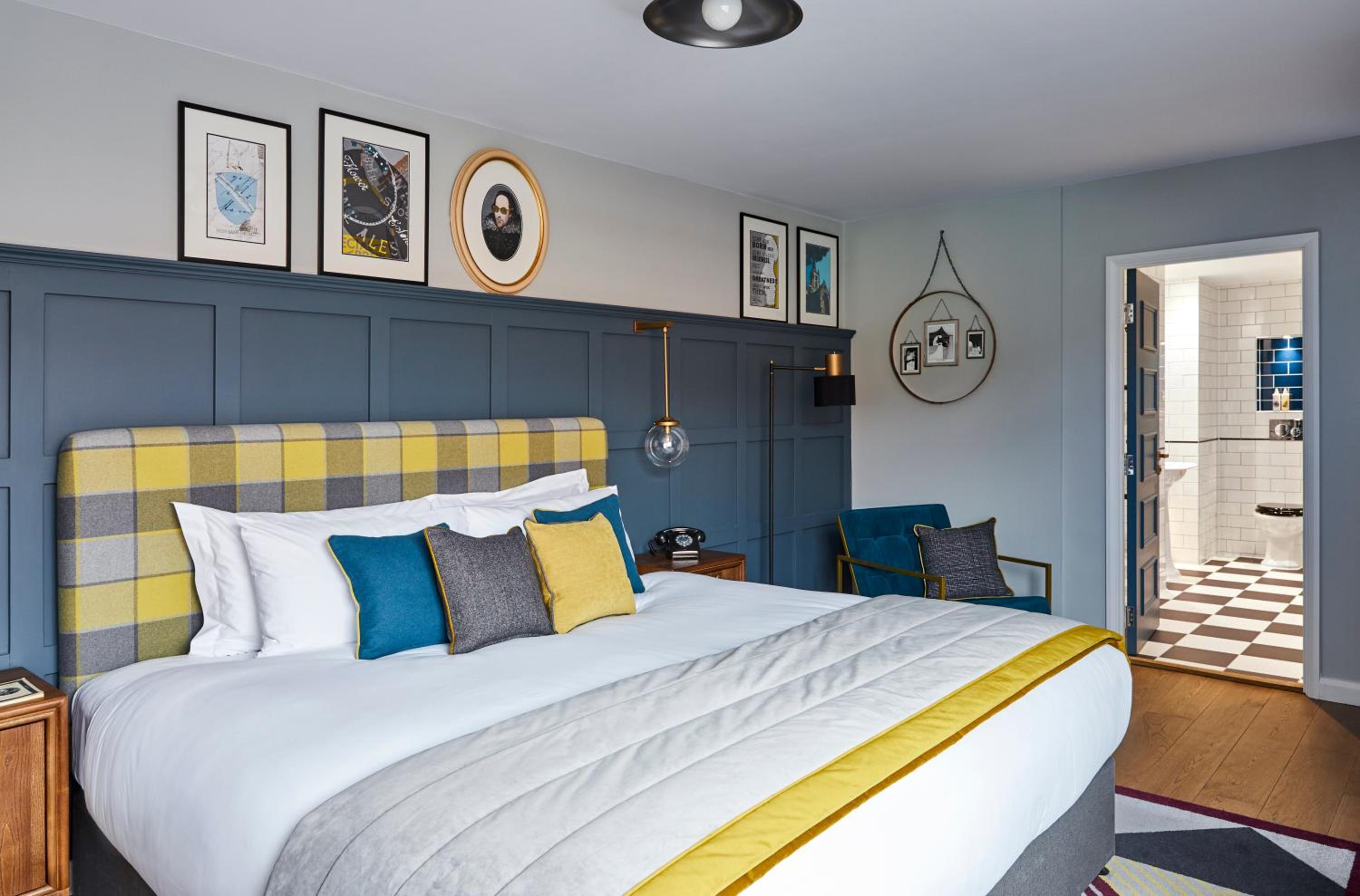 Premium King Room - Photo 1
