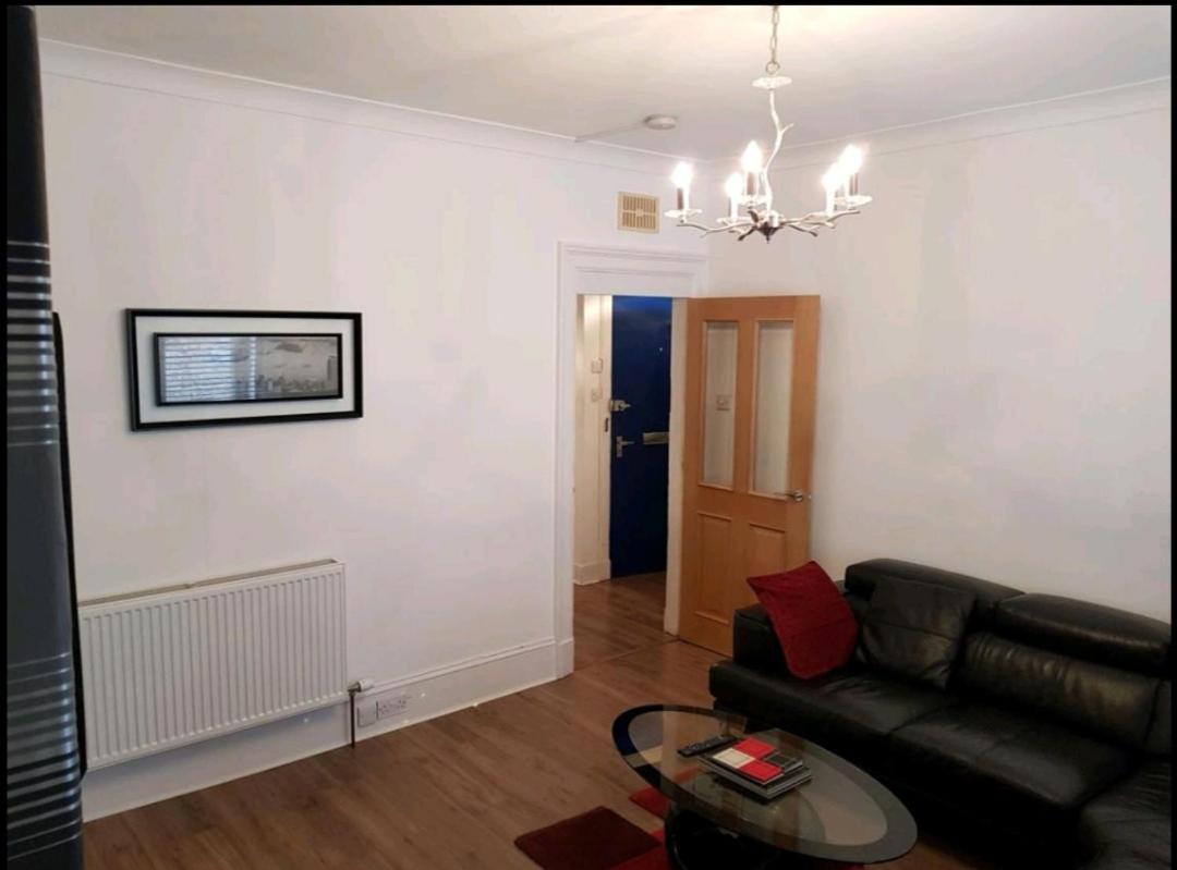 One-Bedroom Apartment - Photo 4