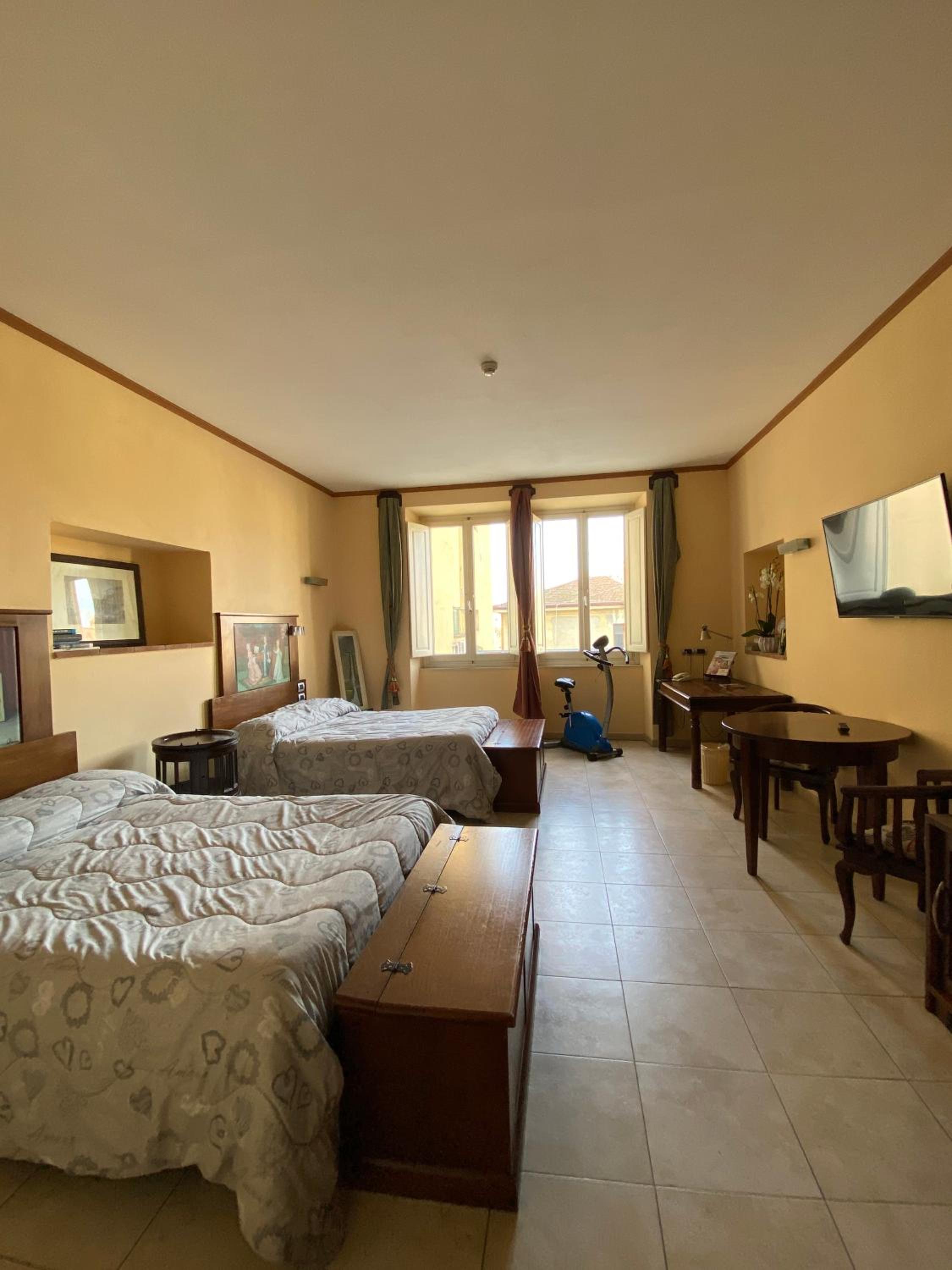 Family Room - Photo 4
