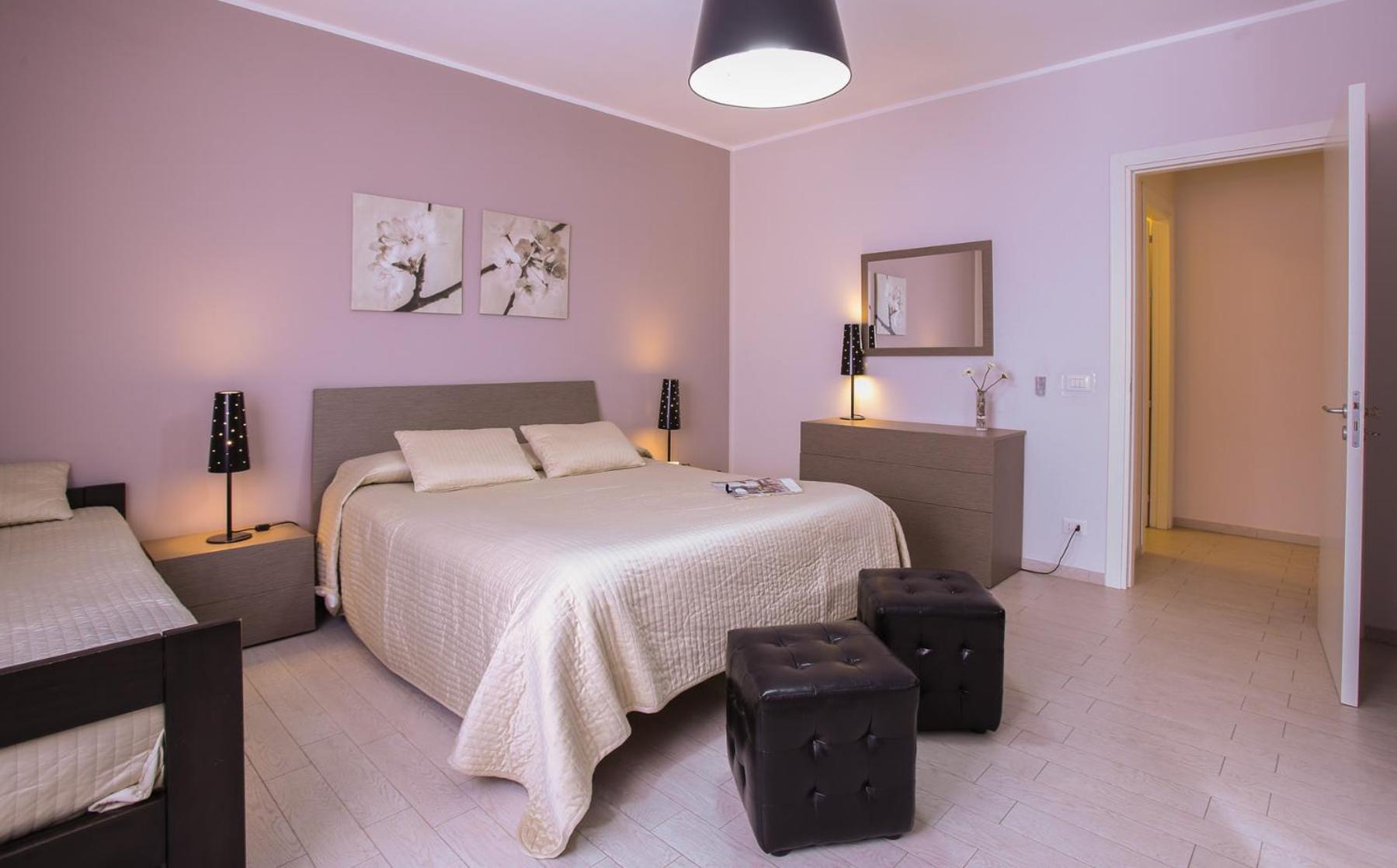 One-Bedroom House - Photo 15