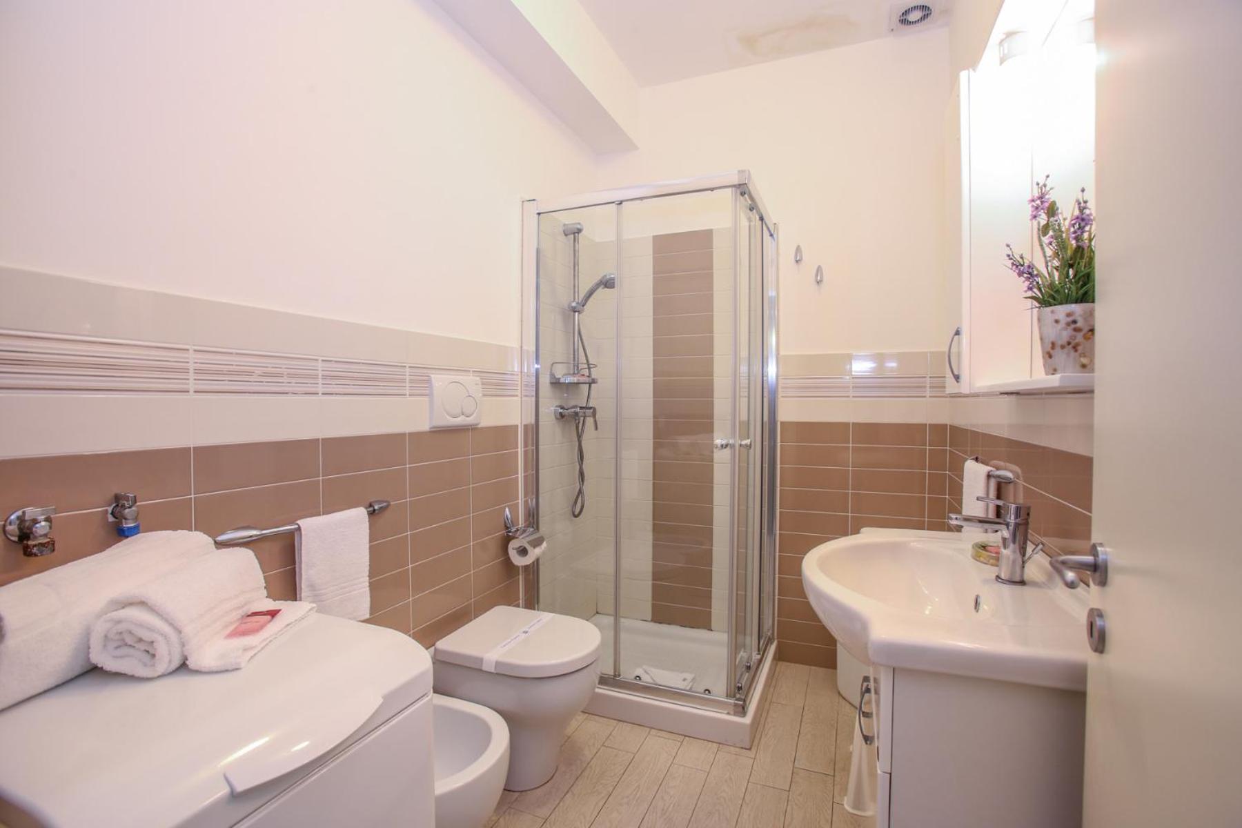 One-Bedroom House - Photo 12
