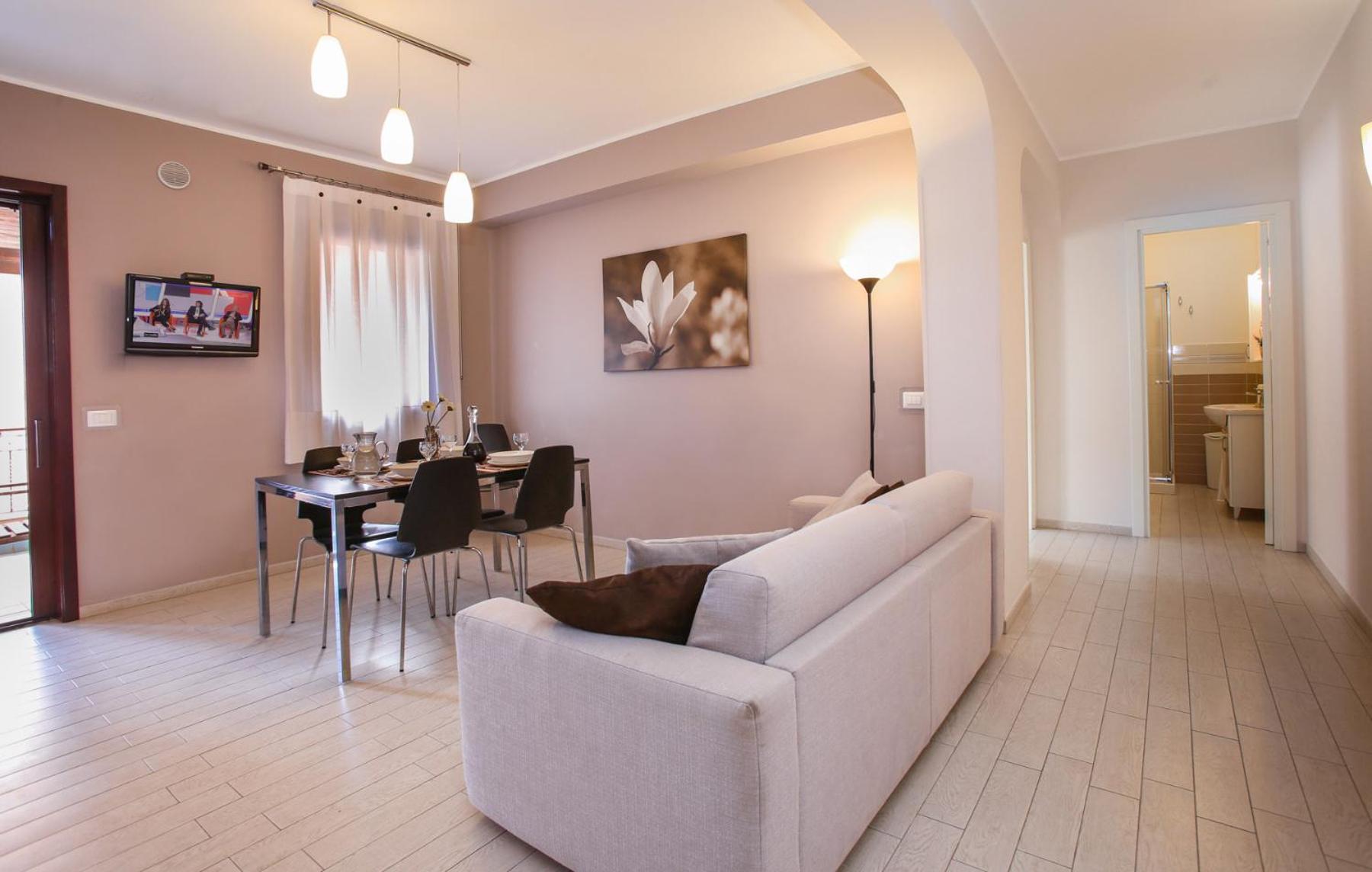 One-Bedroom House - Photo 11