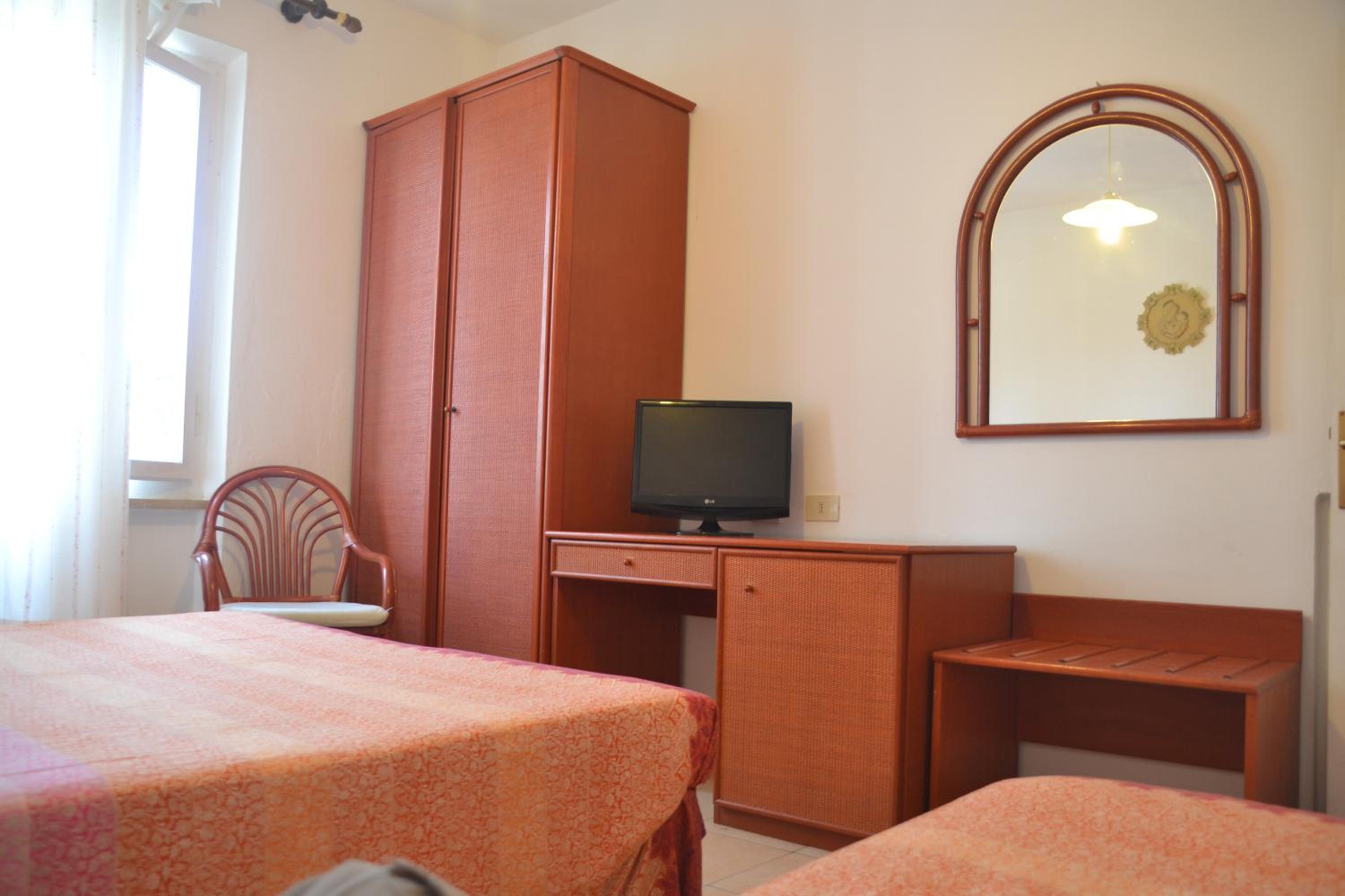 Standard Triple Room - Photo 5