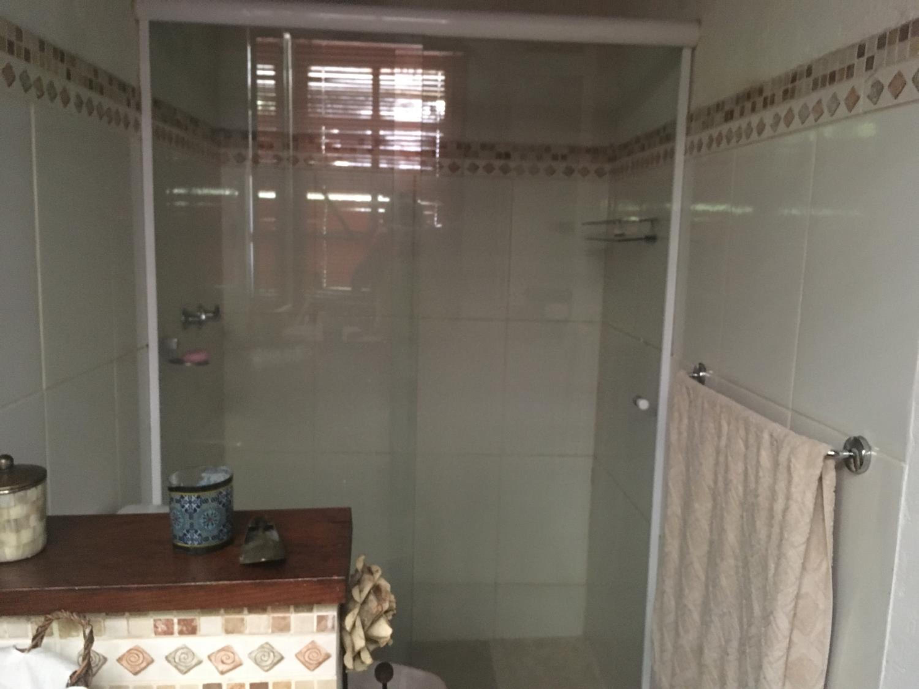 Deluxe Queen Suite - Photo 27
