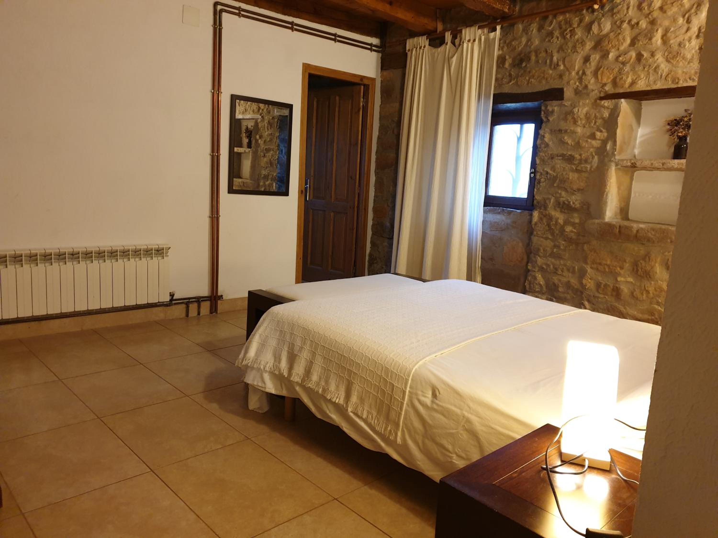 Seven-Bedroom House photo 2