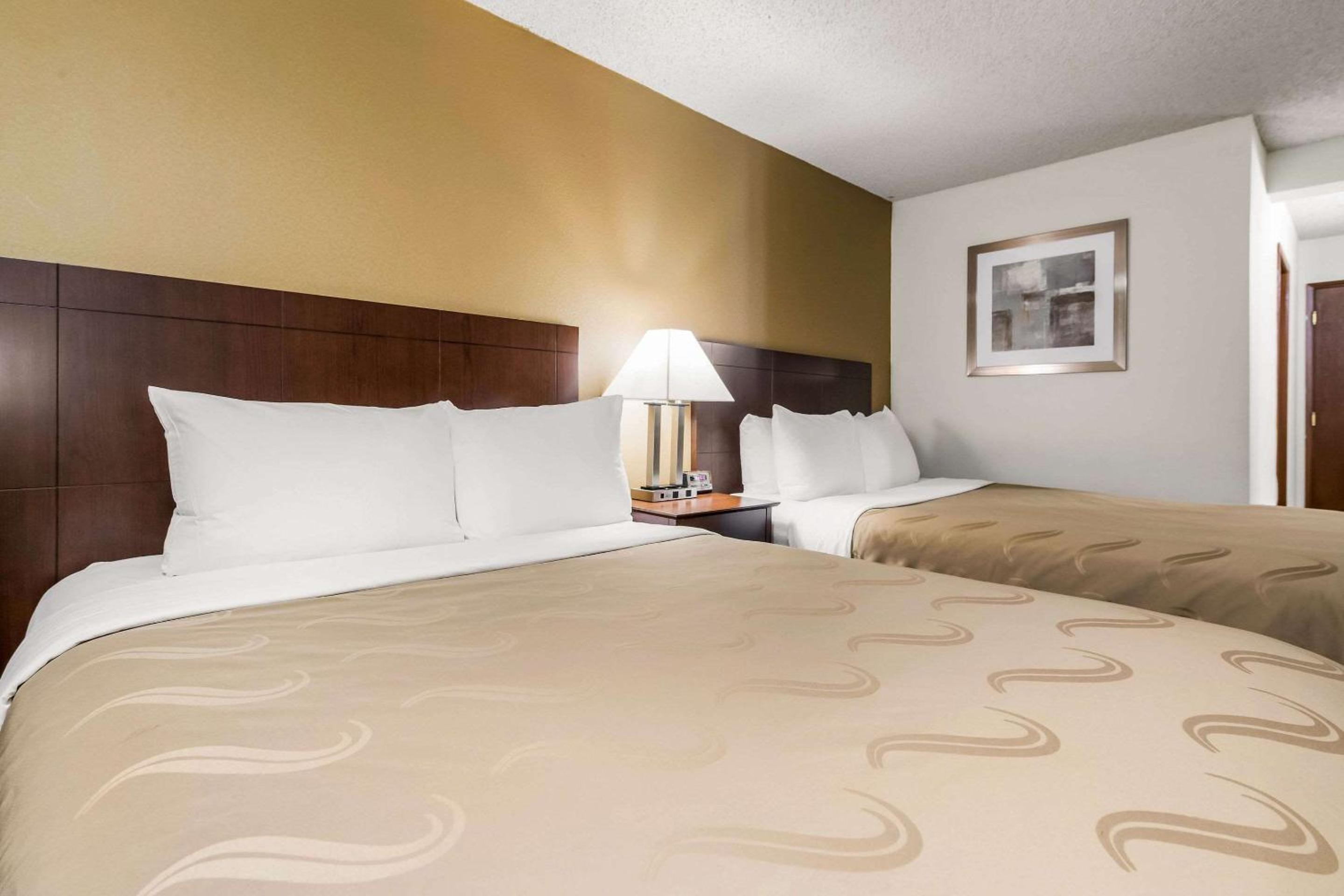 Queen Room with Two Queen Beds - Disability Access/Non-Smoking photo 3