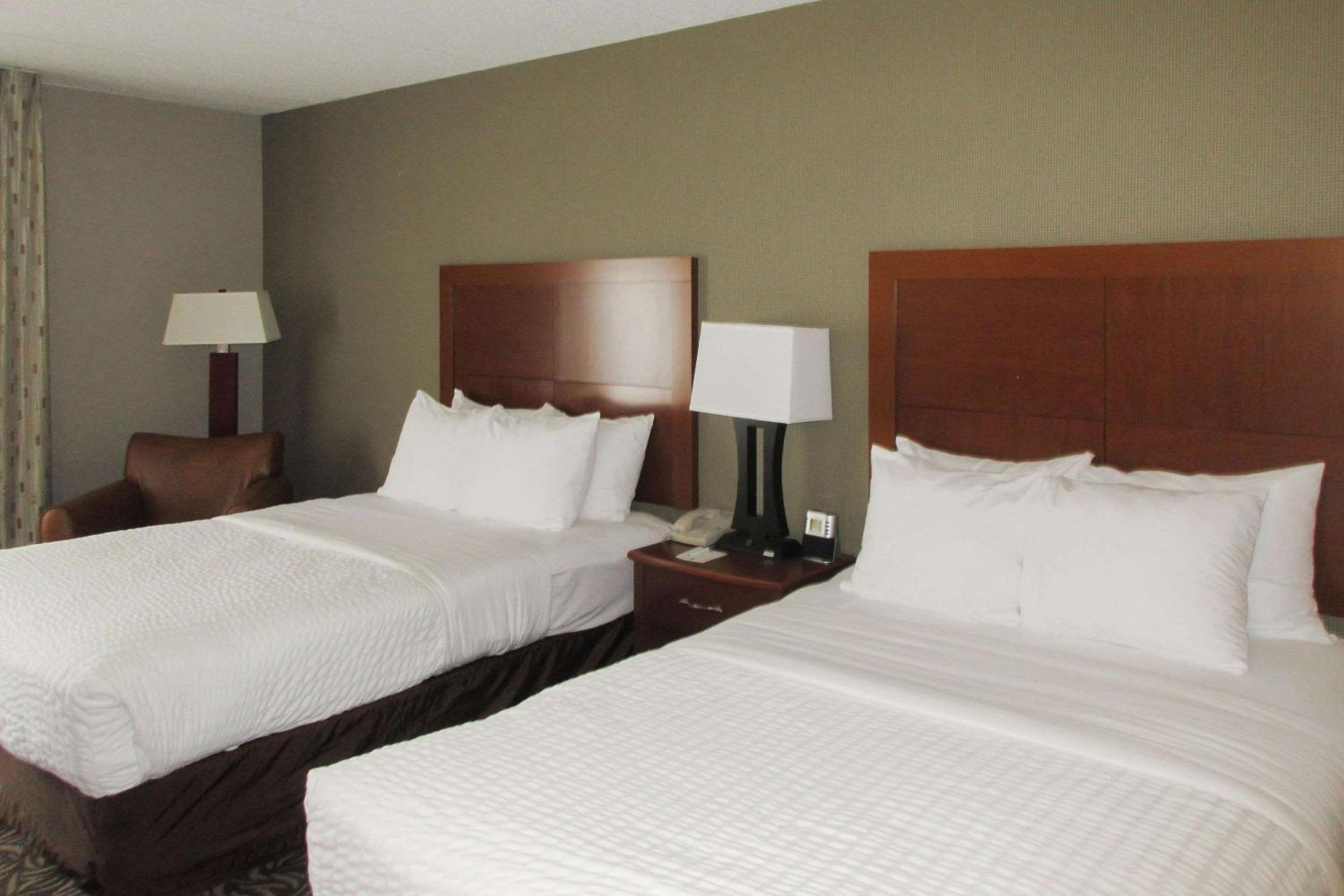 Double Room with Two Double Beds - Non-Smoking - Photo 8