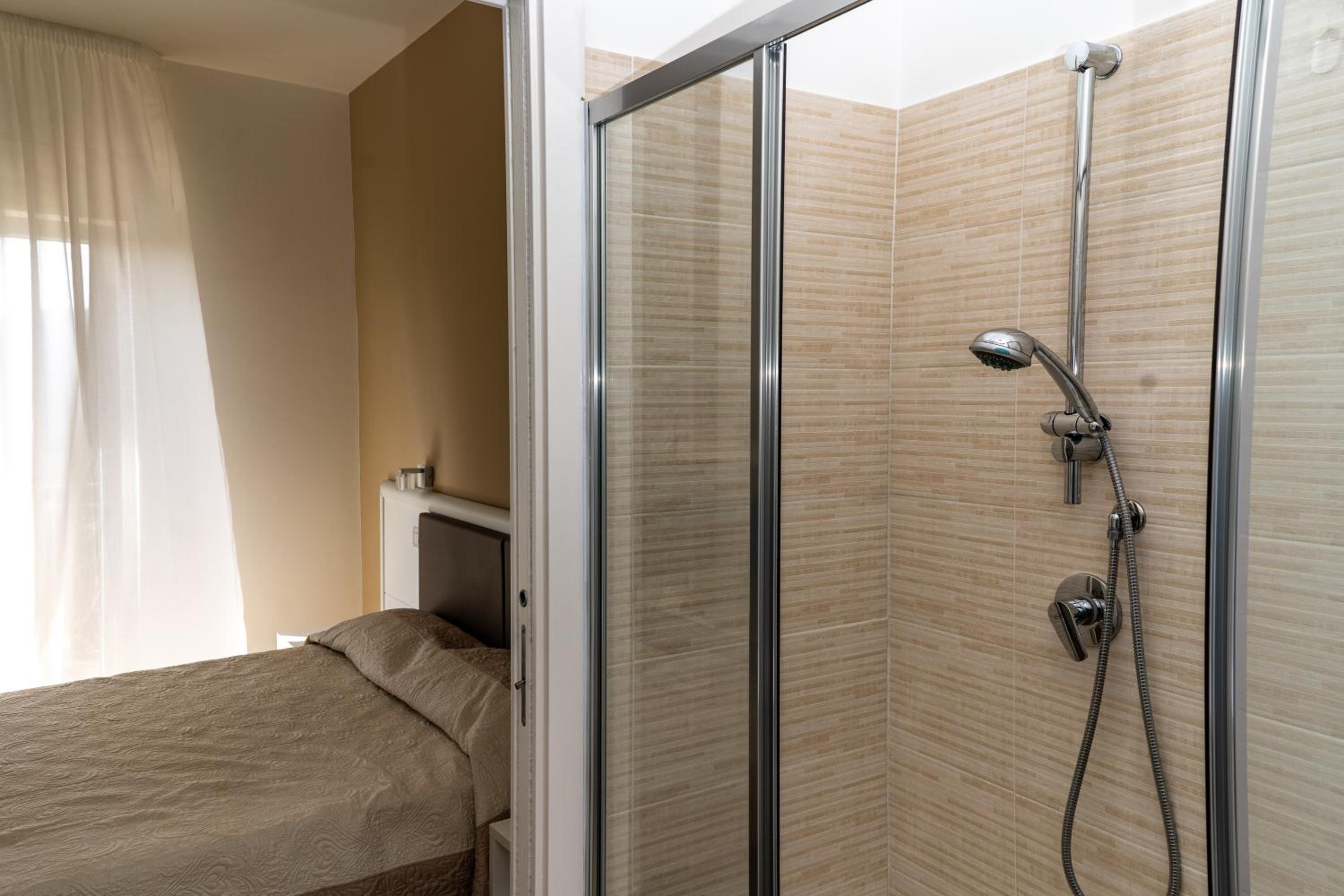 Double Room - Photo 2