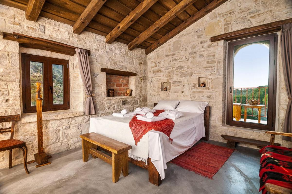 Double Room - Photo 18