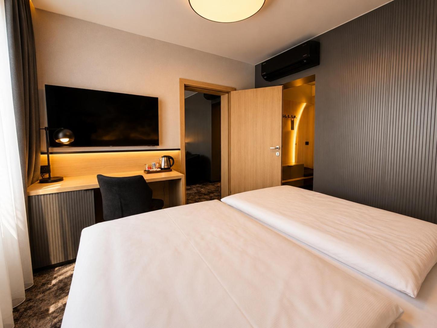 Deluxe Family Room, photo 6