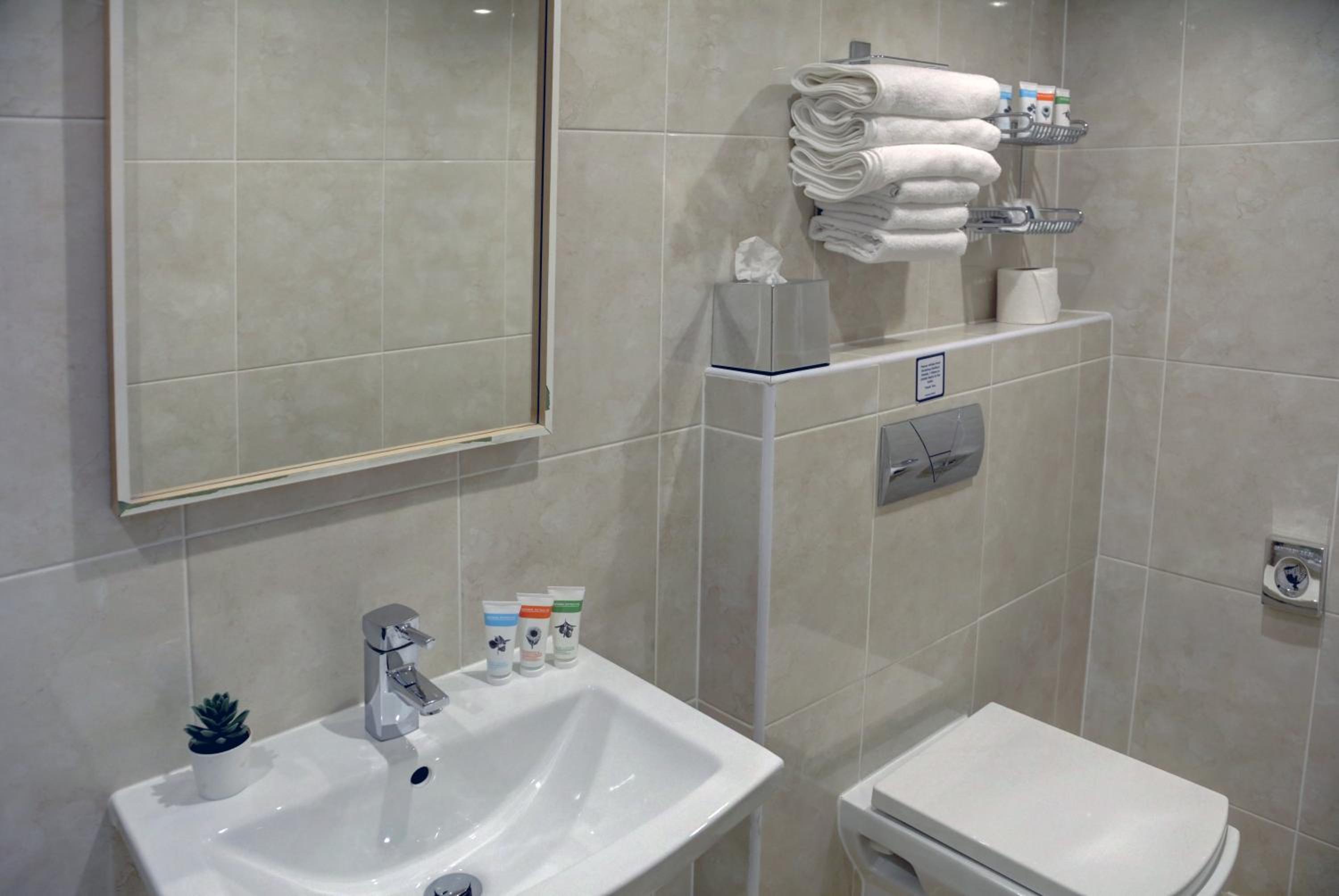 Standard Double Room - Non-Smoking photo 3
