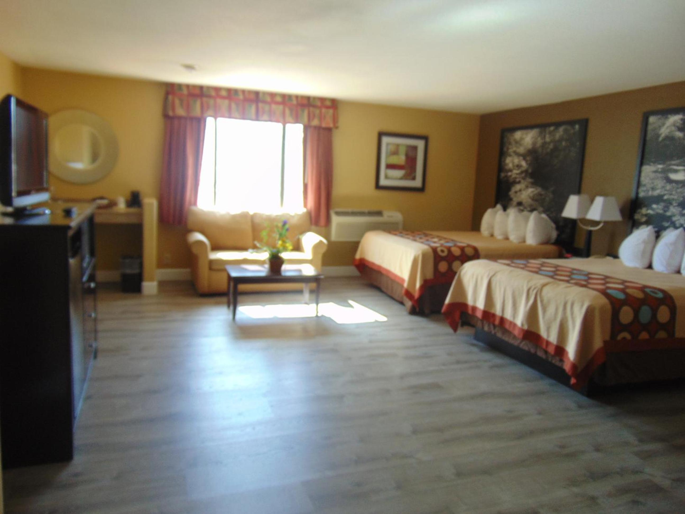 Studio Suite with Two Queen Beds - Non-Smoking - Photo 1