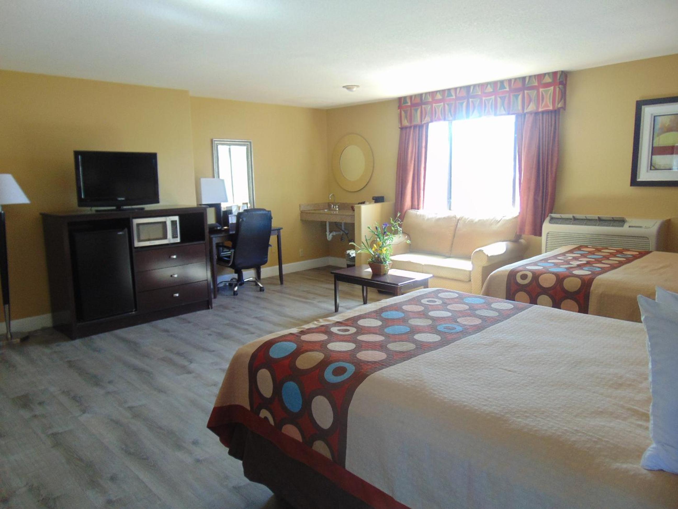 Studio Suite with Two Queen Beds - Non-Smoking - Photo 5