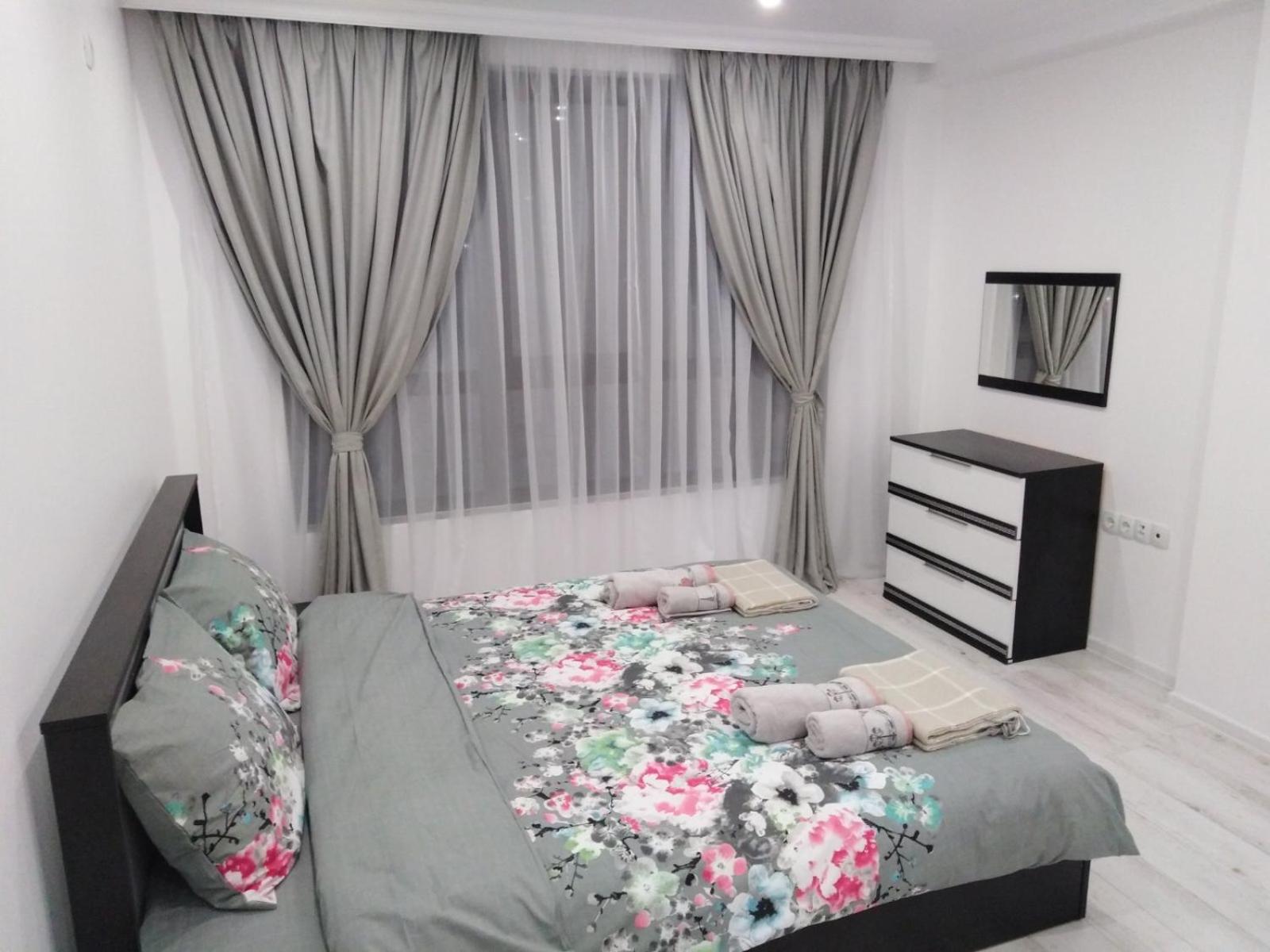 One-Bedroom Apartment photo 2