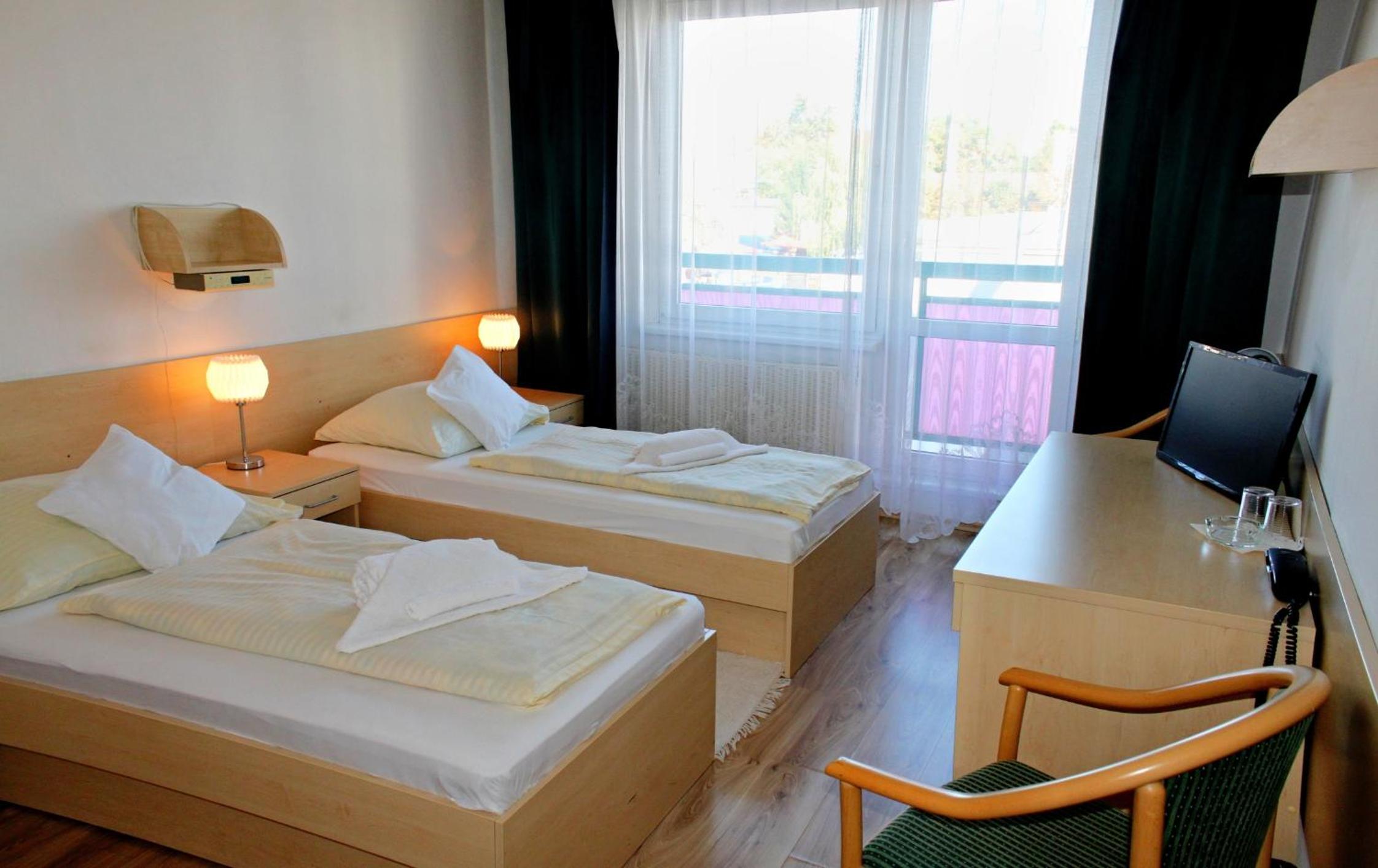 Double or Twin Room Standard - Photo 2