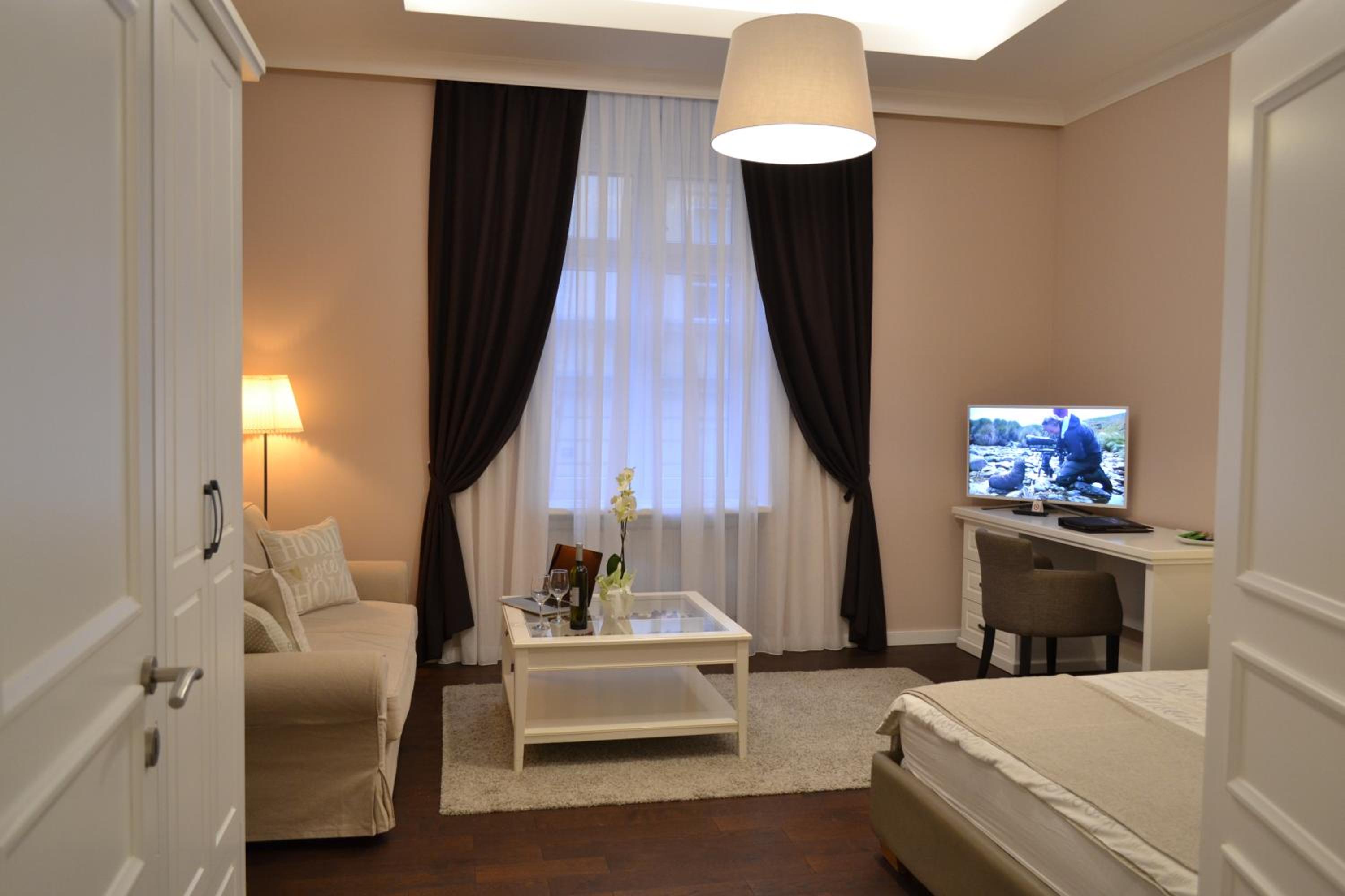One-Bedroom Apartment - Photo 12