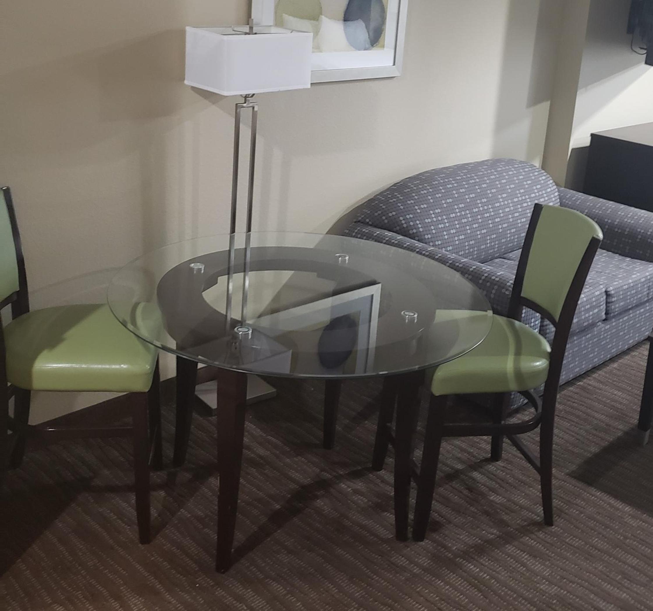Deluxe King Suite photo 2