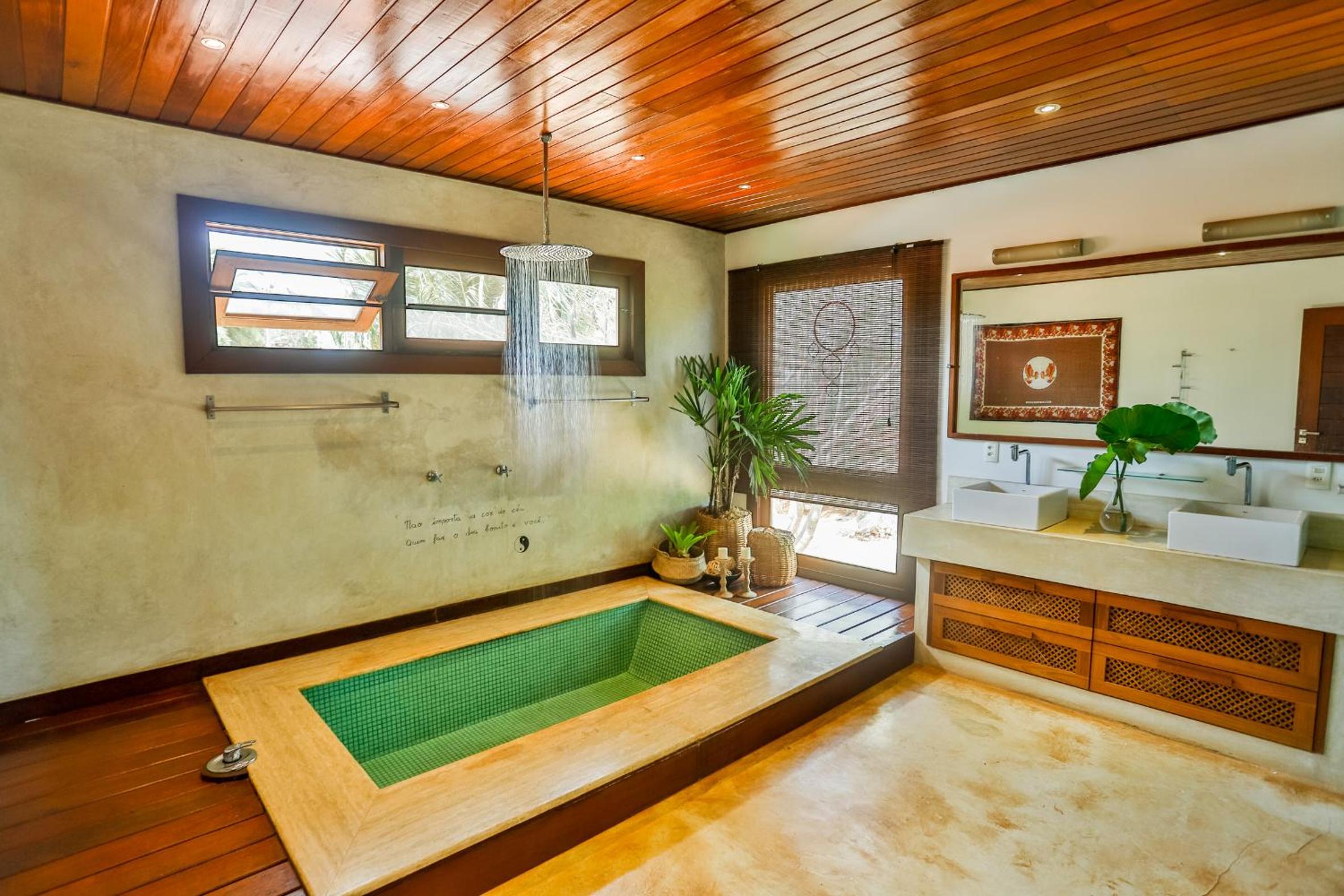 Deluxe Suite with Sea View - Photo 5