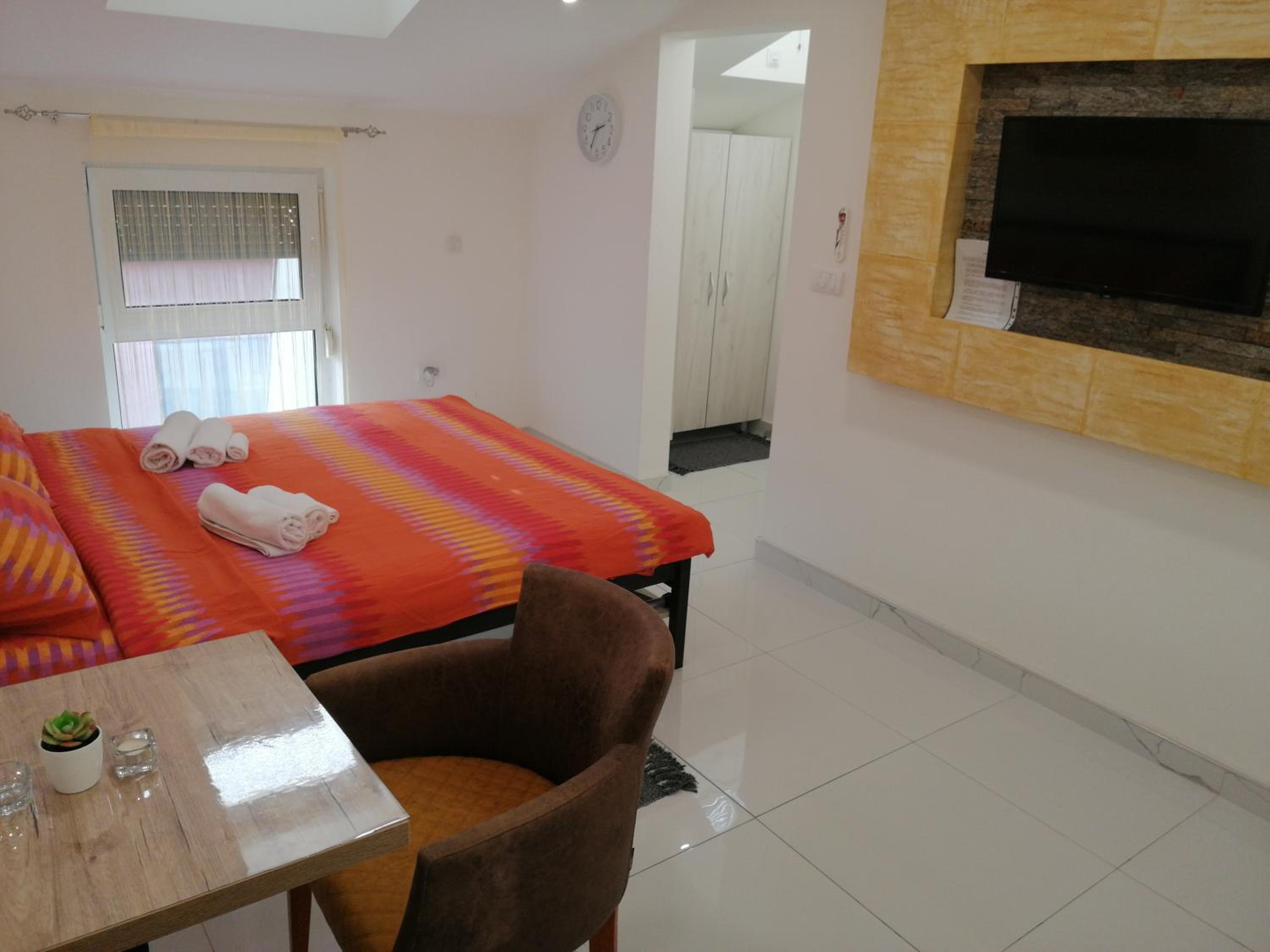 Deluxe Double Room with Shower photo 2