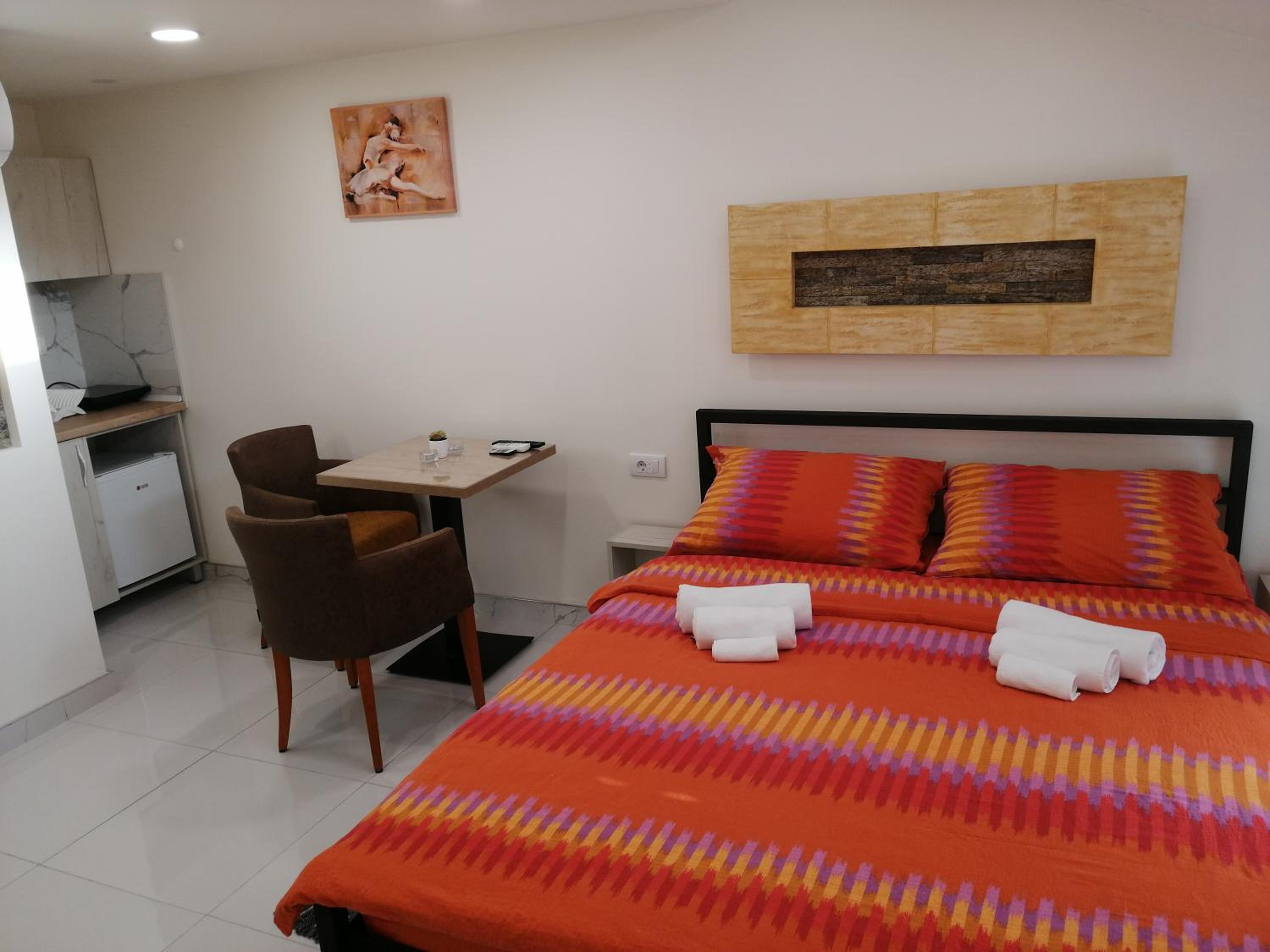 Deluxe Double Room with Shower photo 3