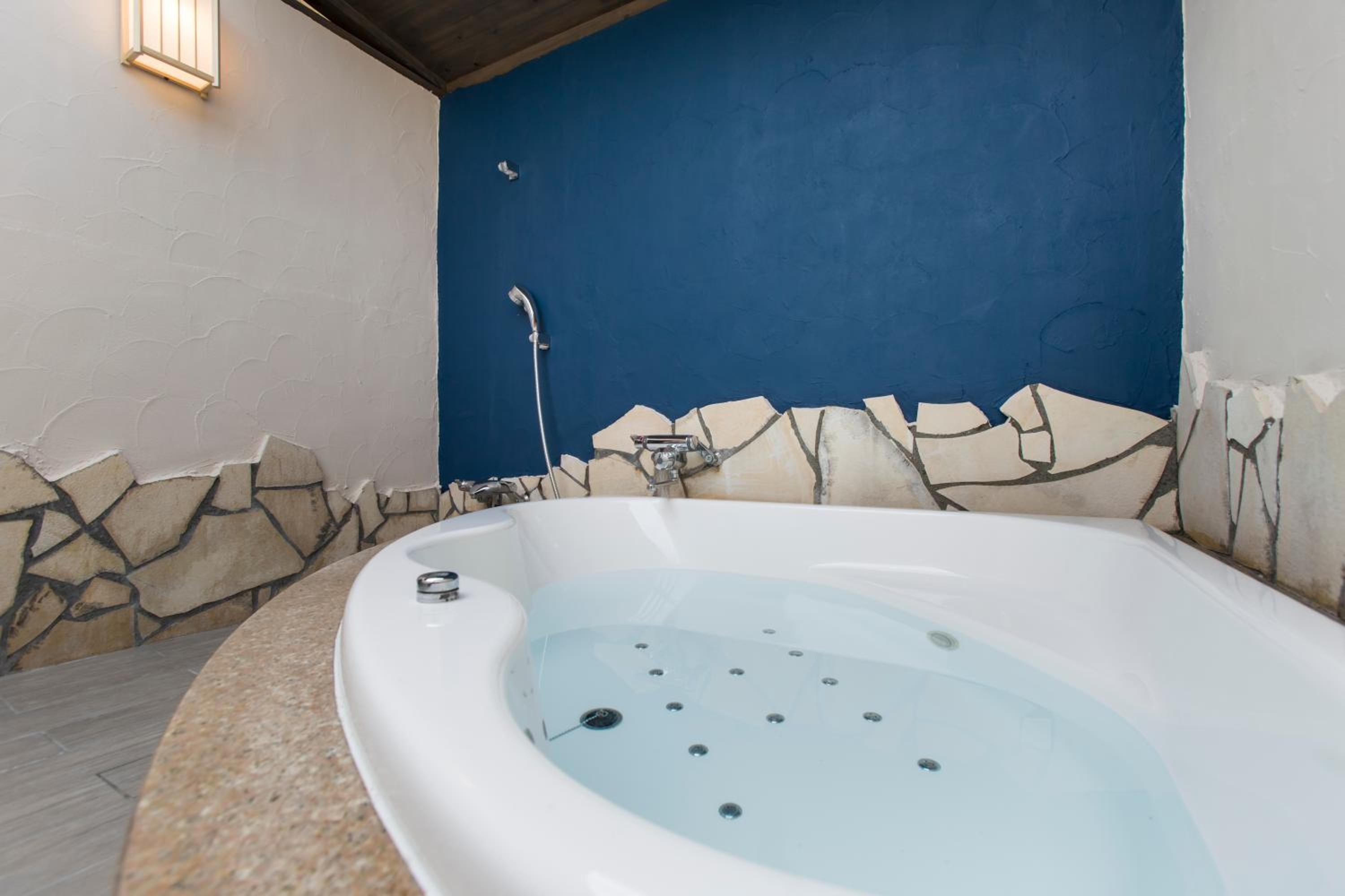 Twin Room with Open-Air Bath - Photo 7