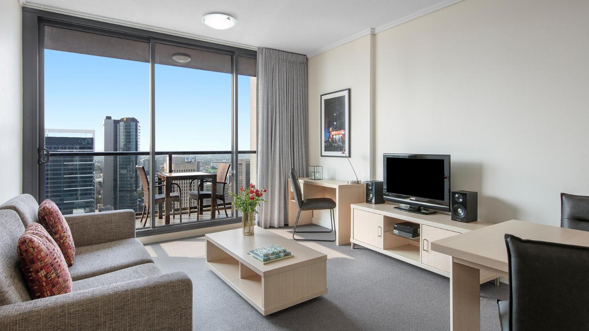 Executive One-Bedroom Apartment - Photo 7