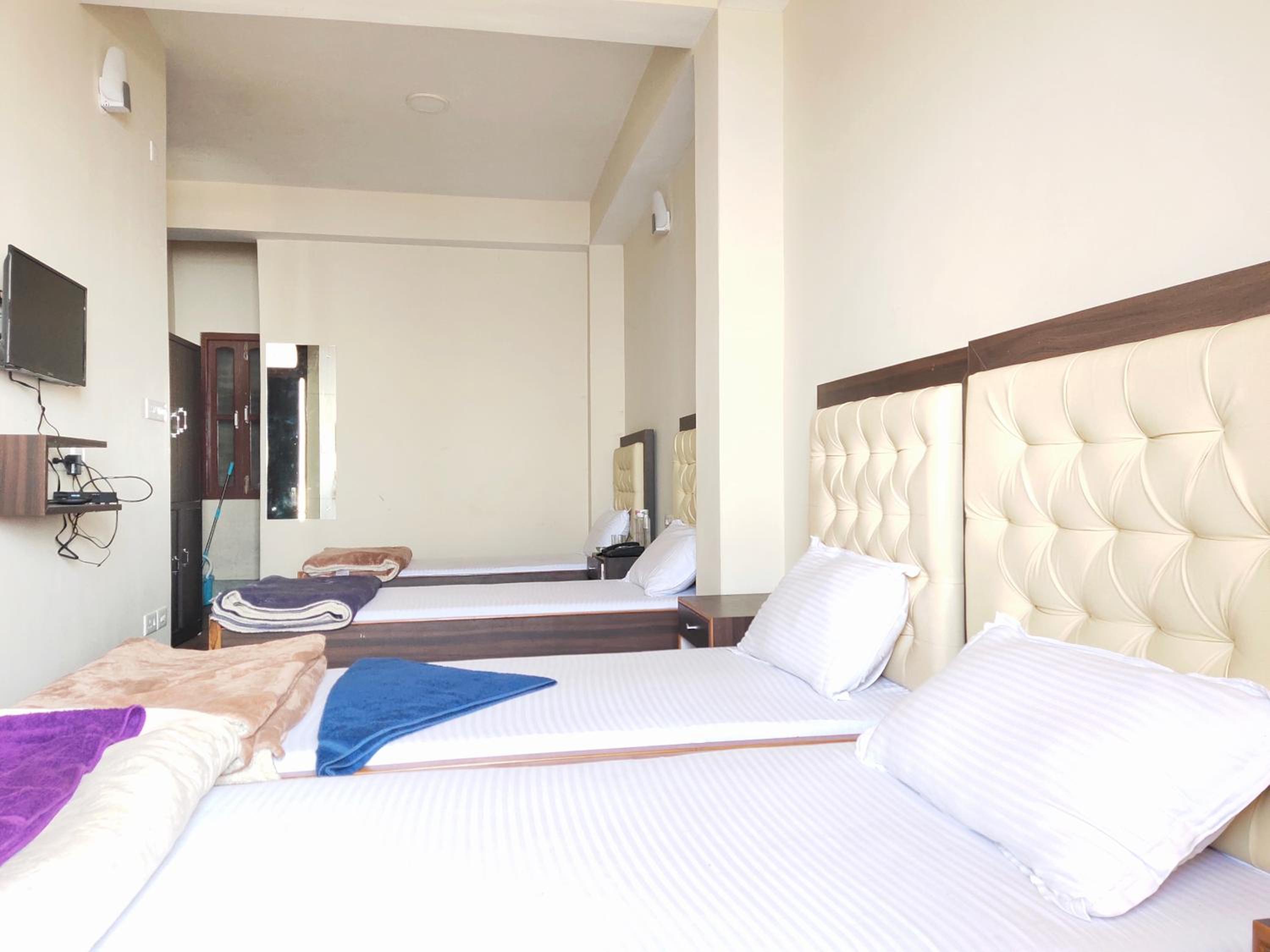 Bed in 4-Bed Mixed Dormitory Room photo 2
