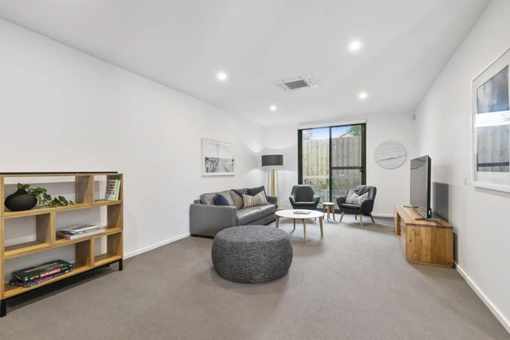 Four-Bedroom House photo 3