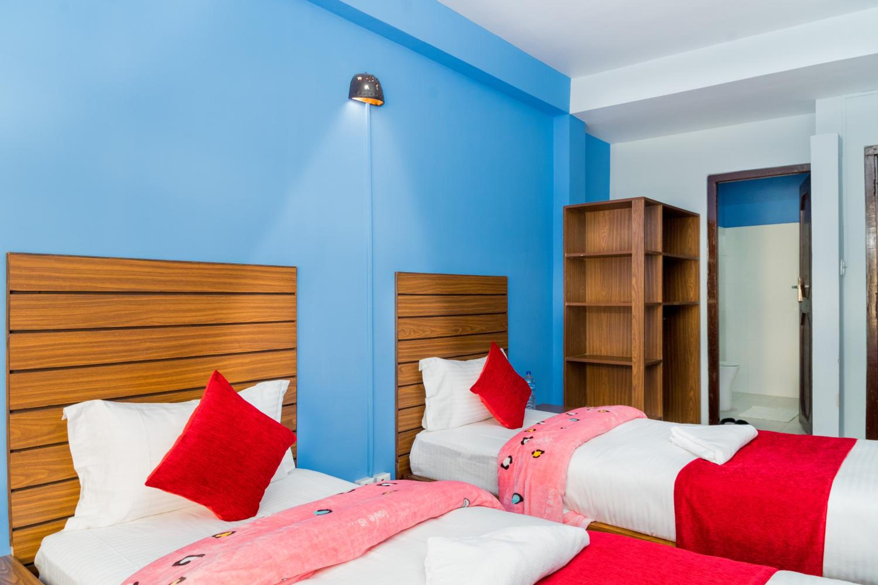 Deluxe Twin Room - Photo 2