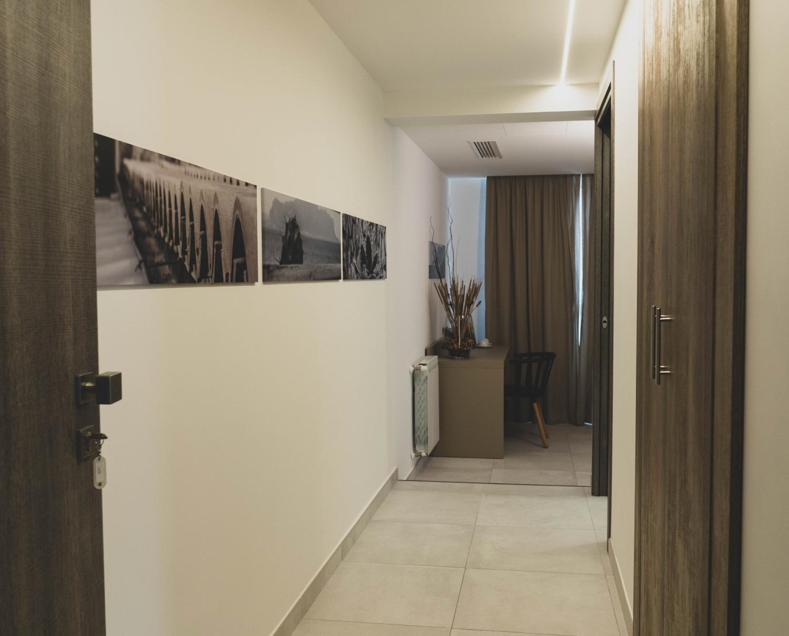 Suite - Photo 6