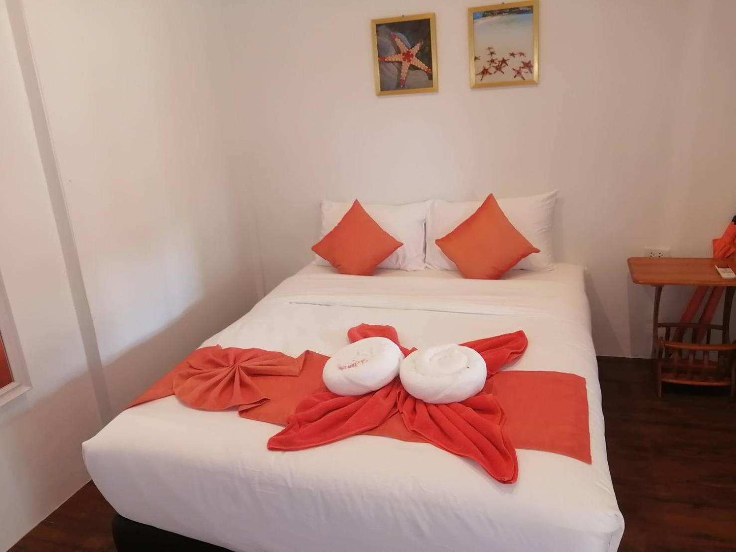 Double Room with Garden View - Photo 3