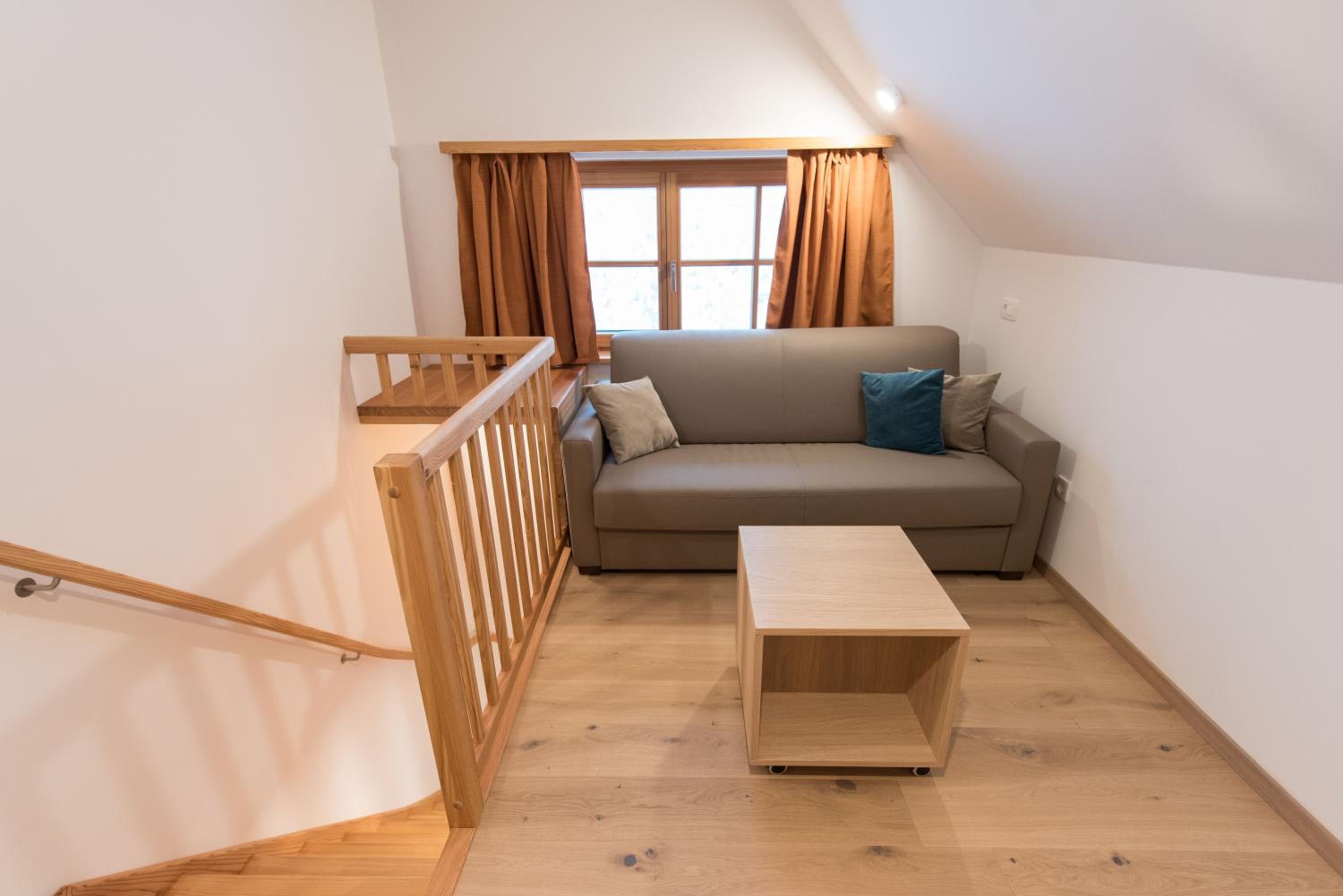 Studio with Balcony - Photo 7