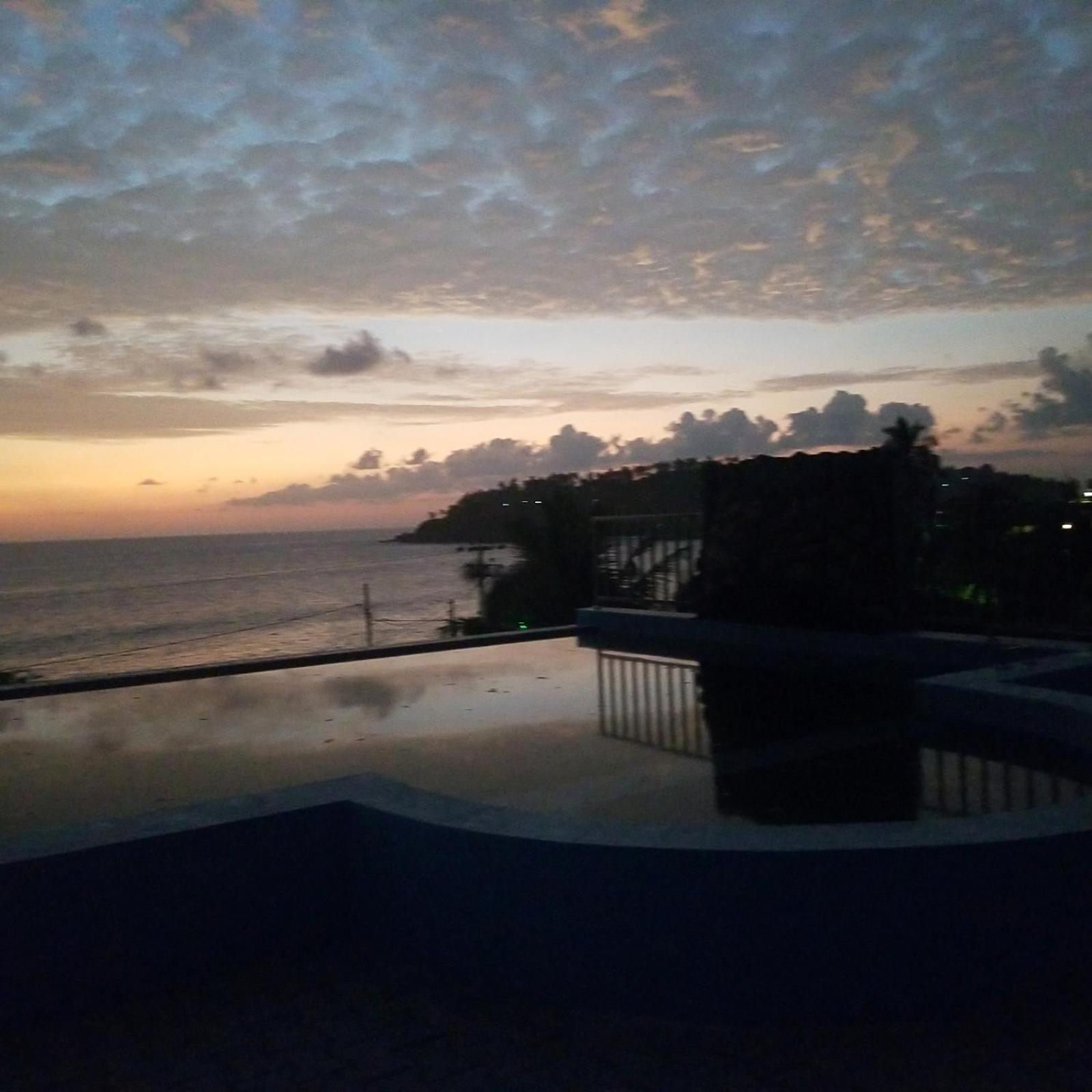 Deluxe Double Room with Sea View - Photo 3