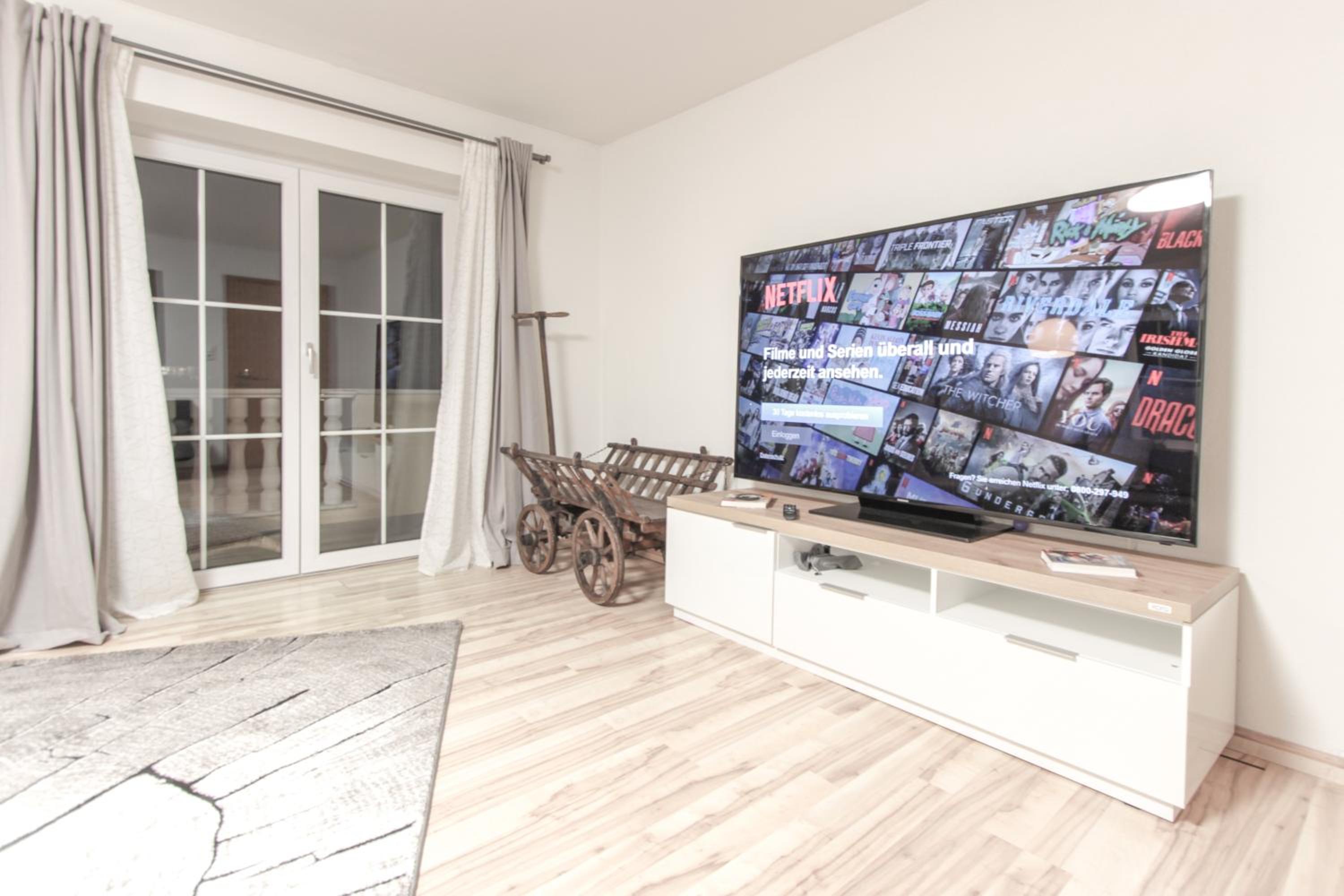 Three-Bedroom Apartment - Photo 37