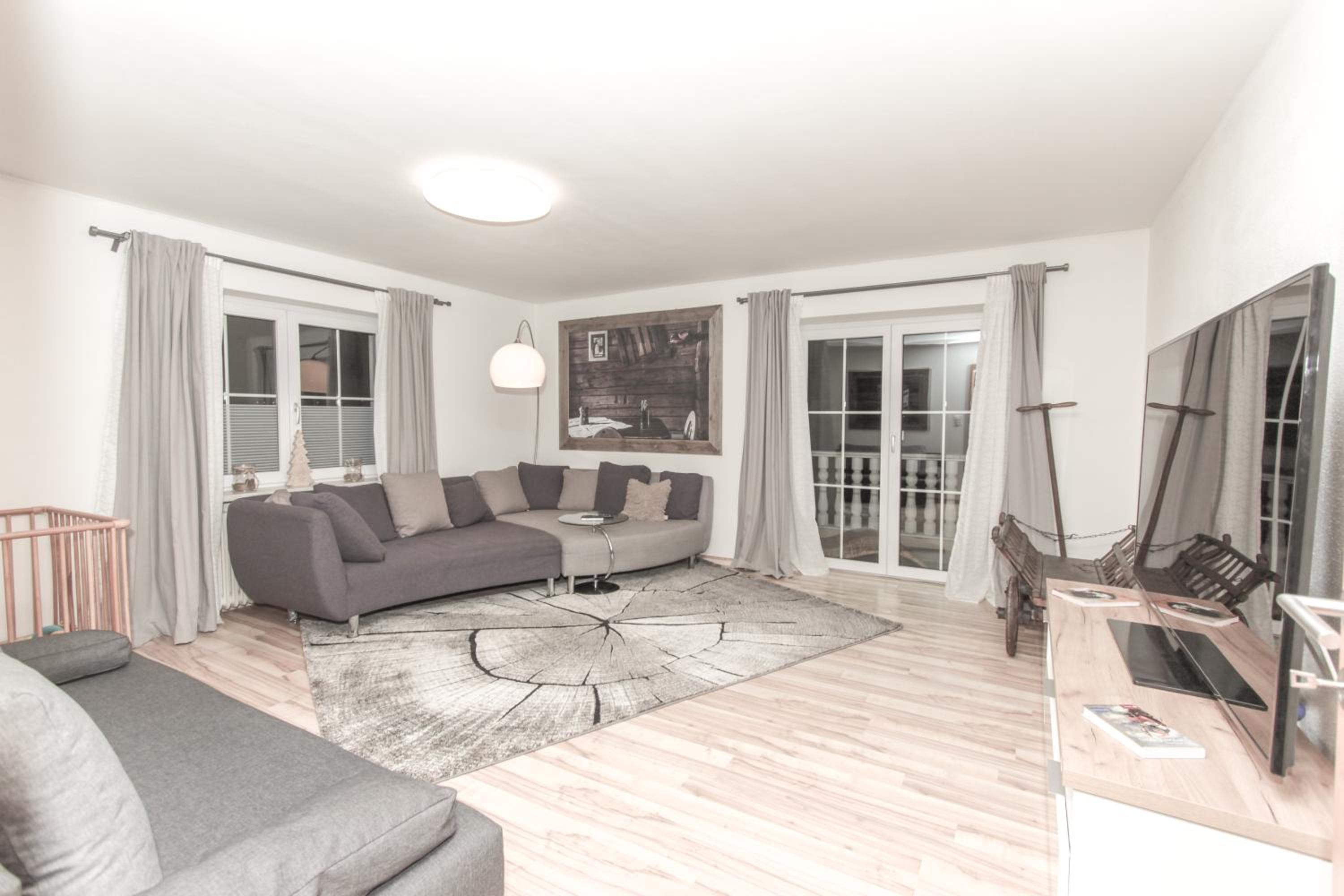 Three-Bedroom Apartment - Photo 39