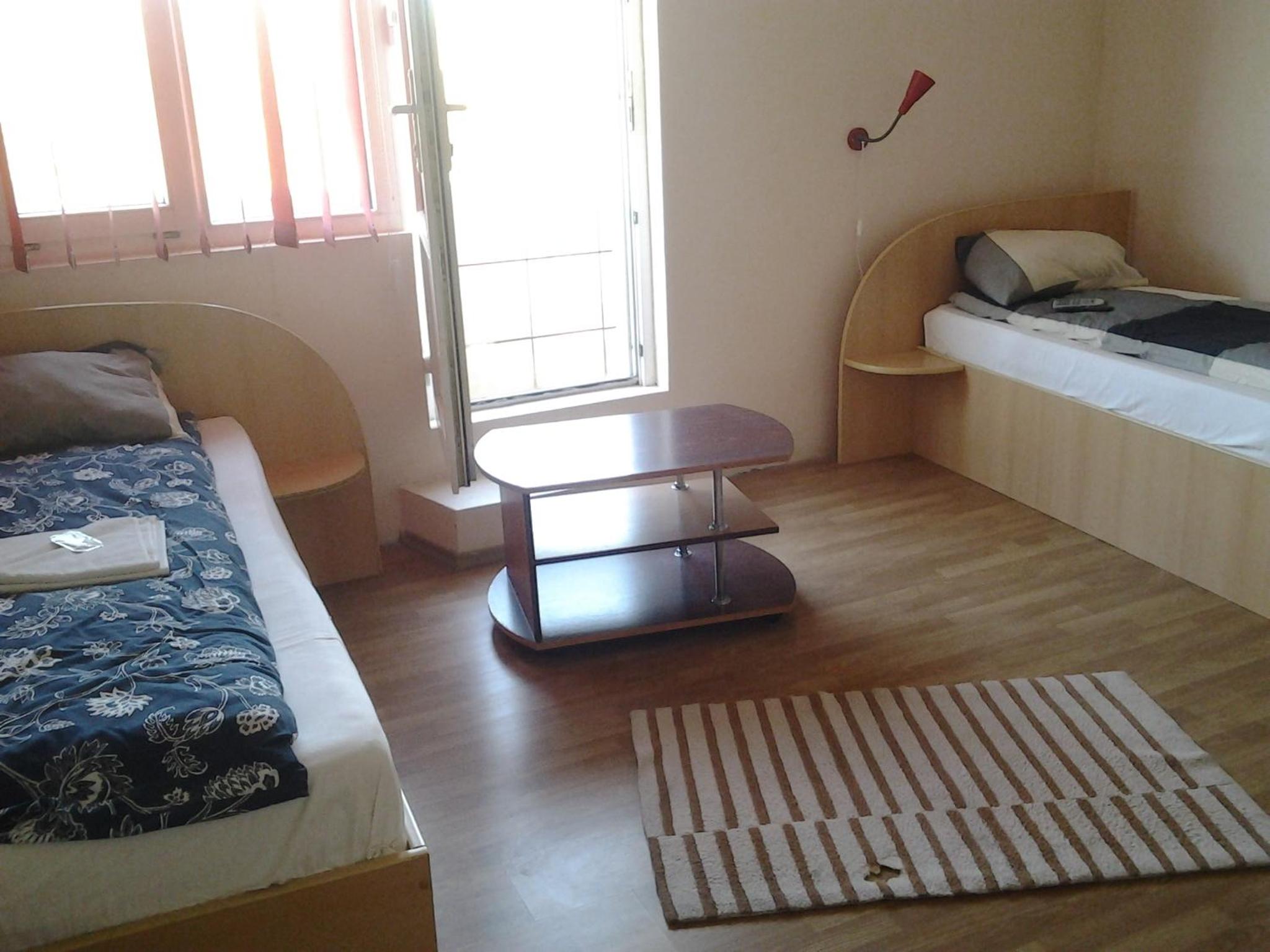 Twin Room - Photo 11