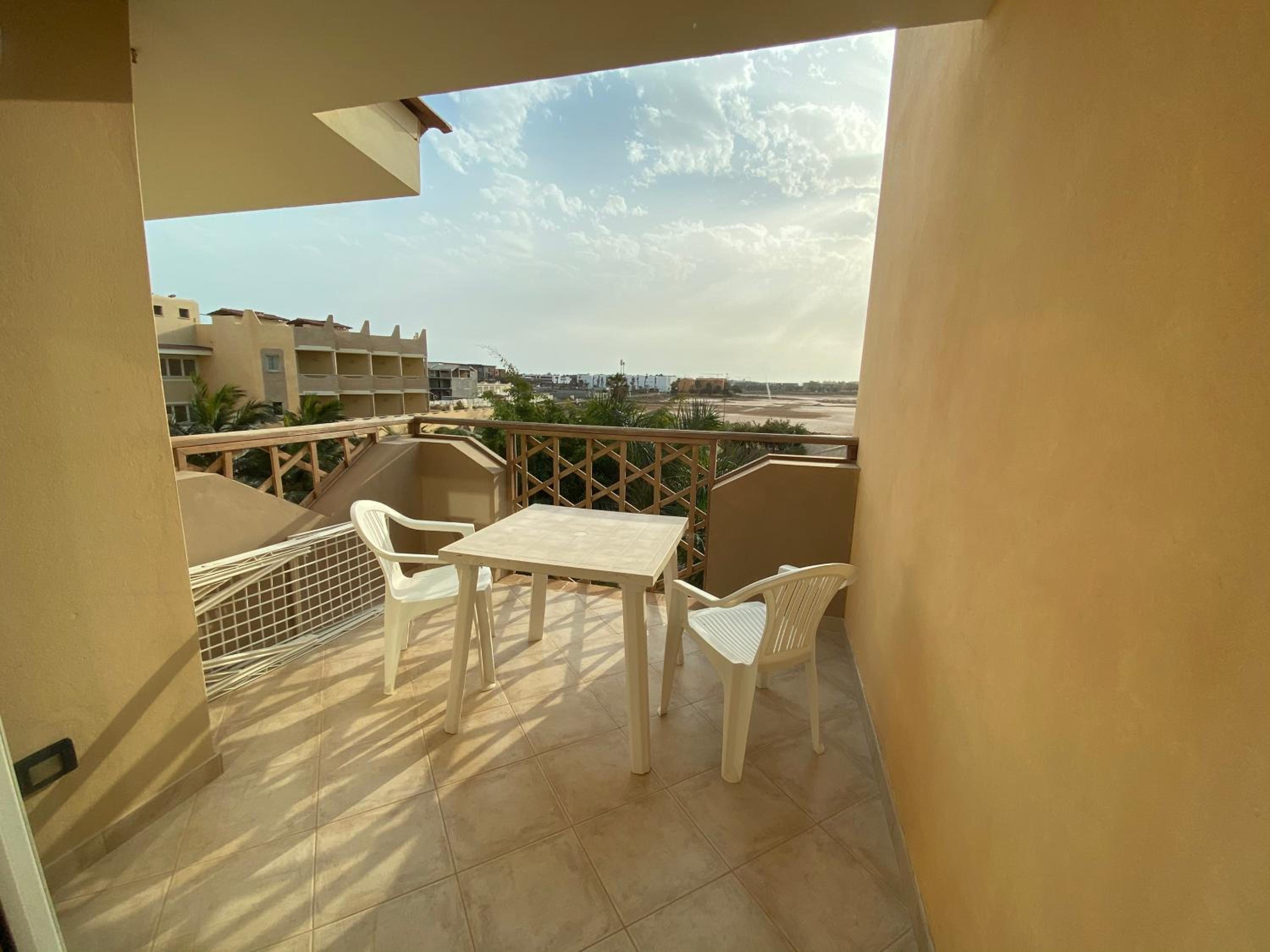 Apartment with Balcony photo 1