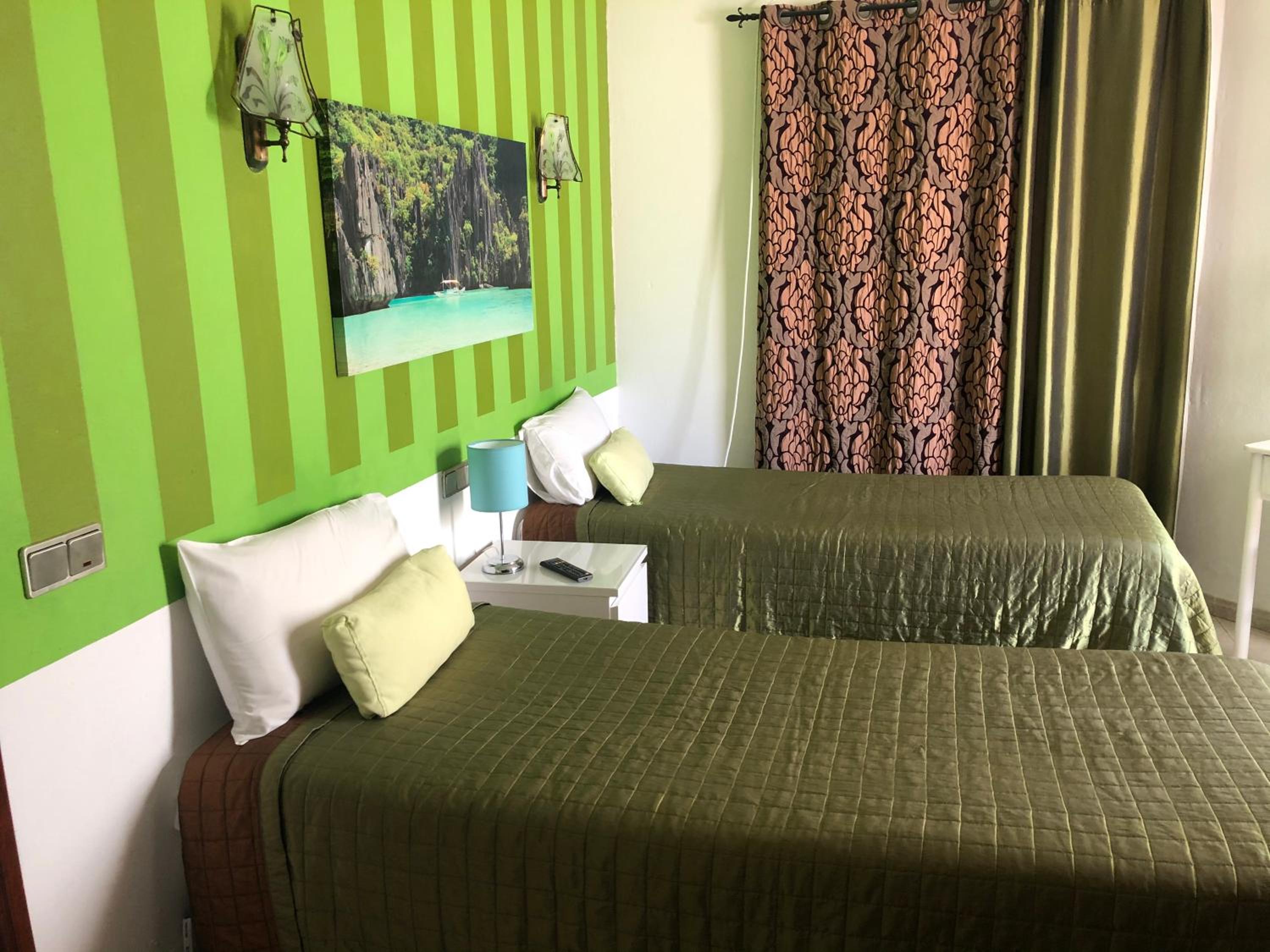 Double or Twin Room - Photo 7