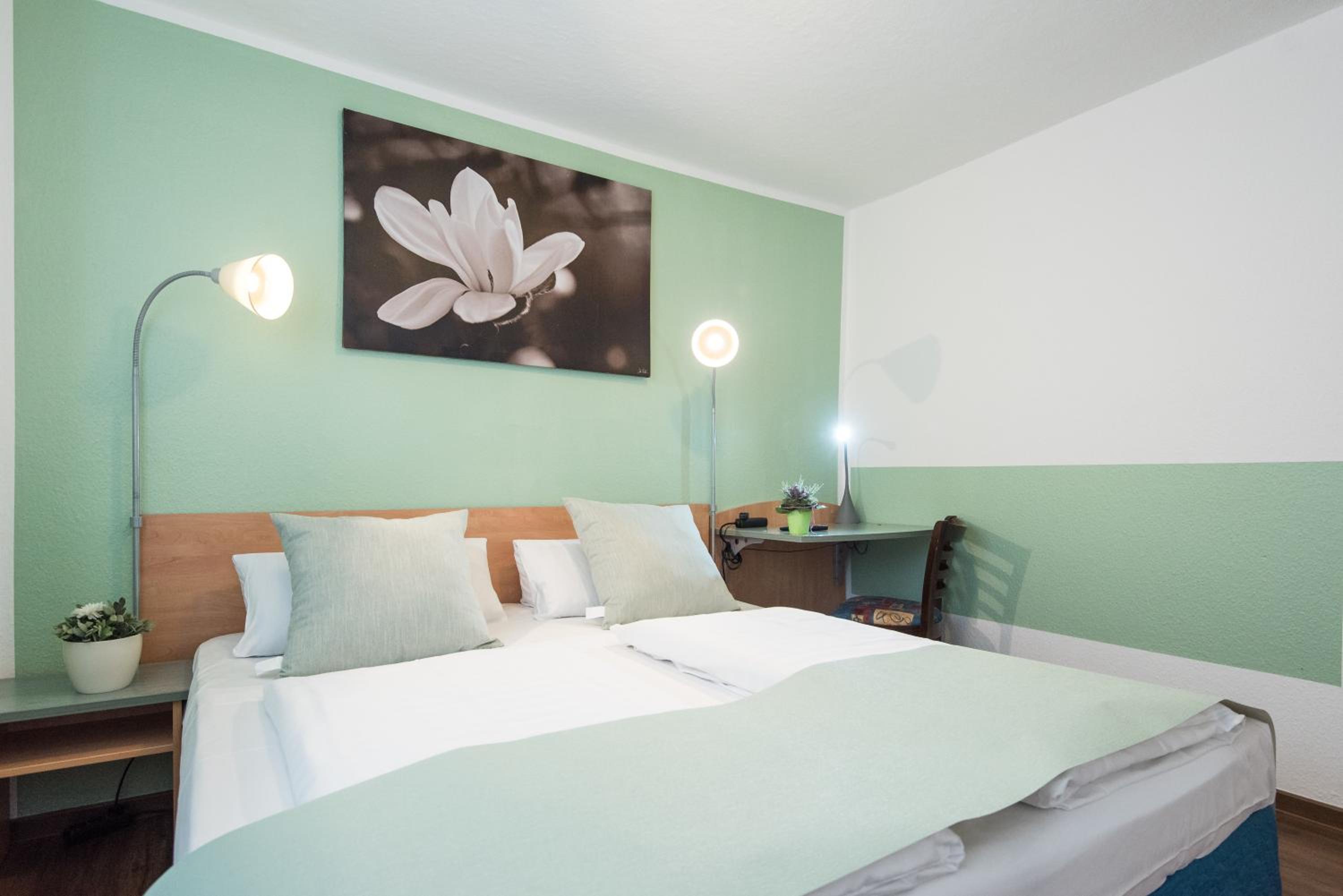 Double or Twin Room - Photo 5