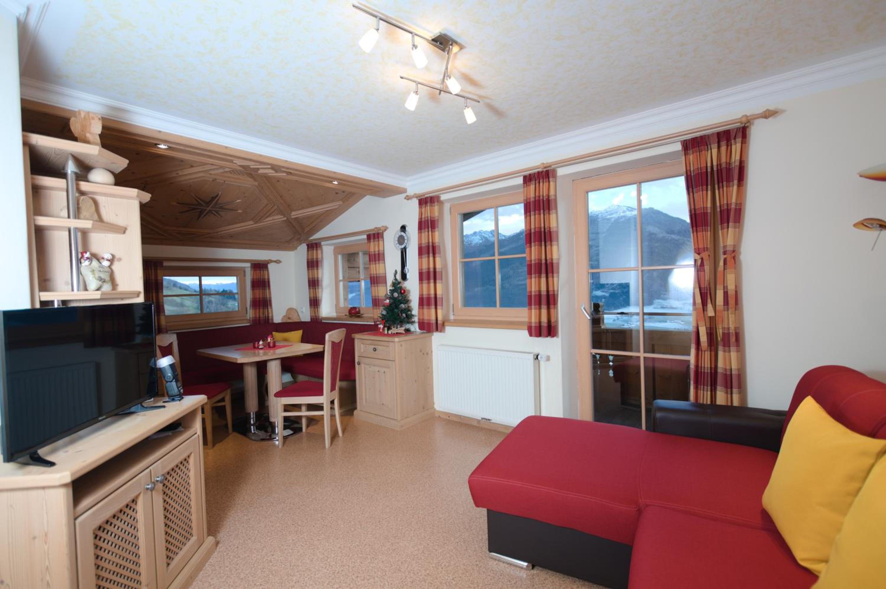 Apartment with Mountain View photo 1