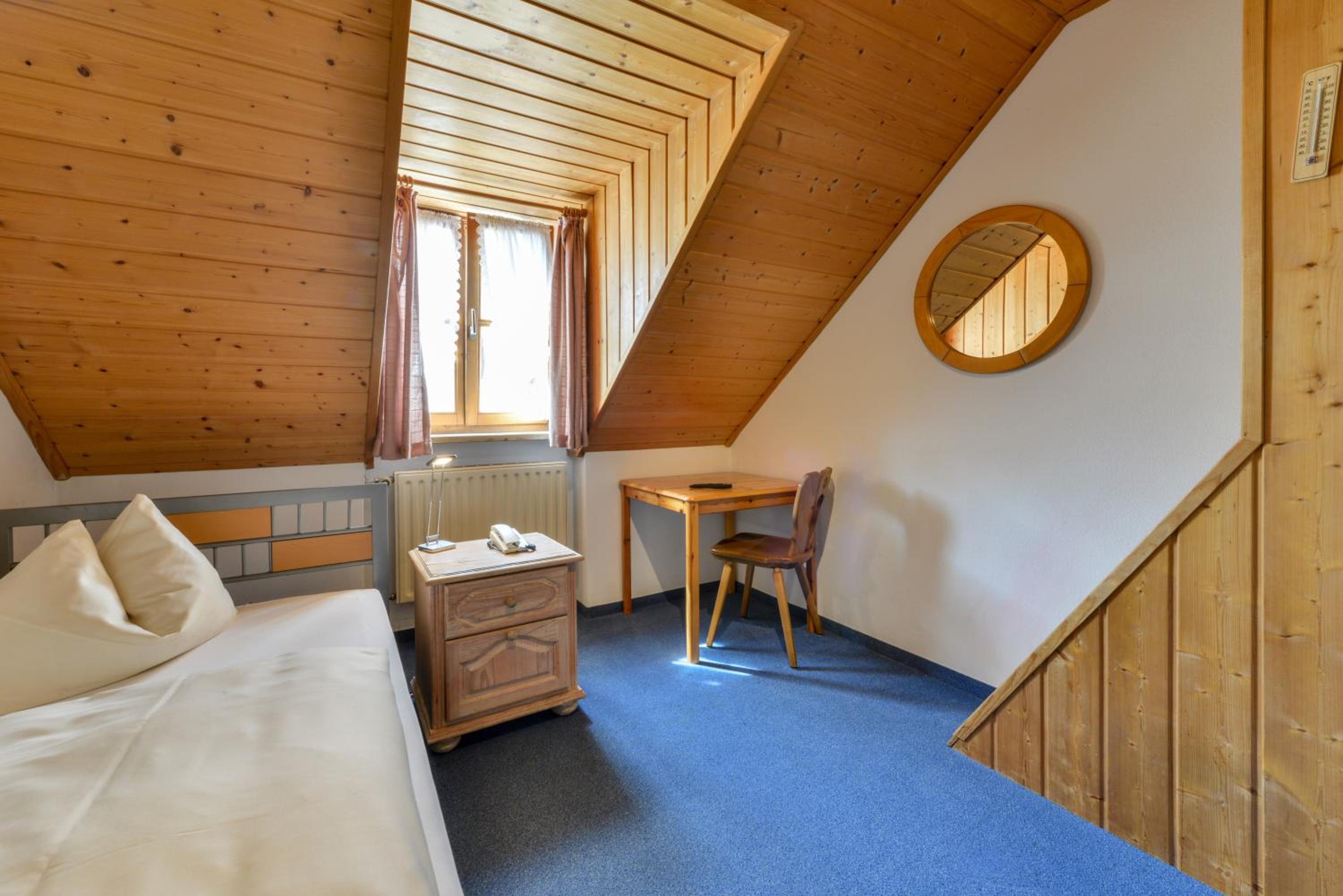 Economy Single Room with Shared Bathroom