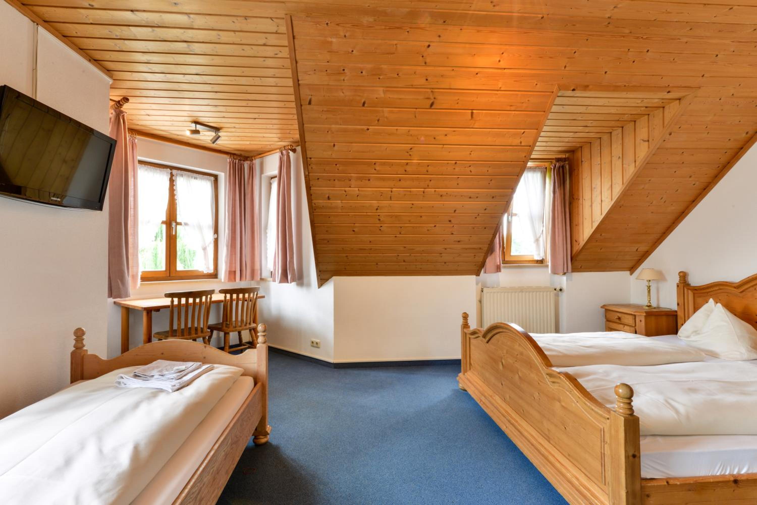 Classic Triple Room - Photo 3