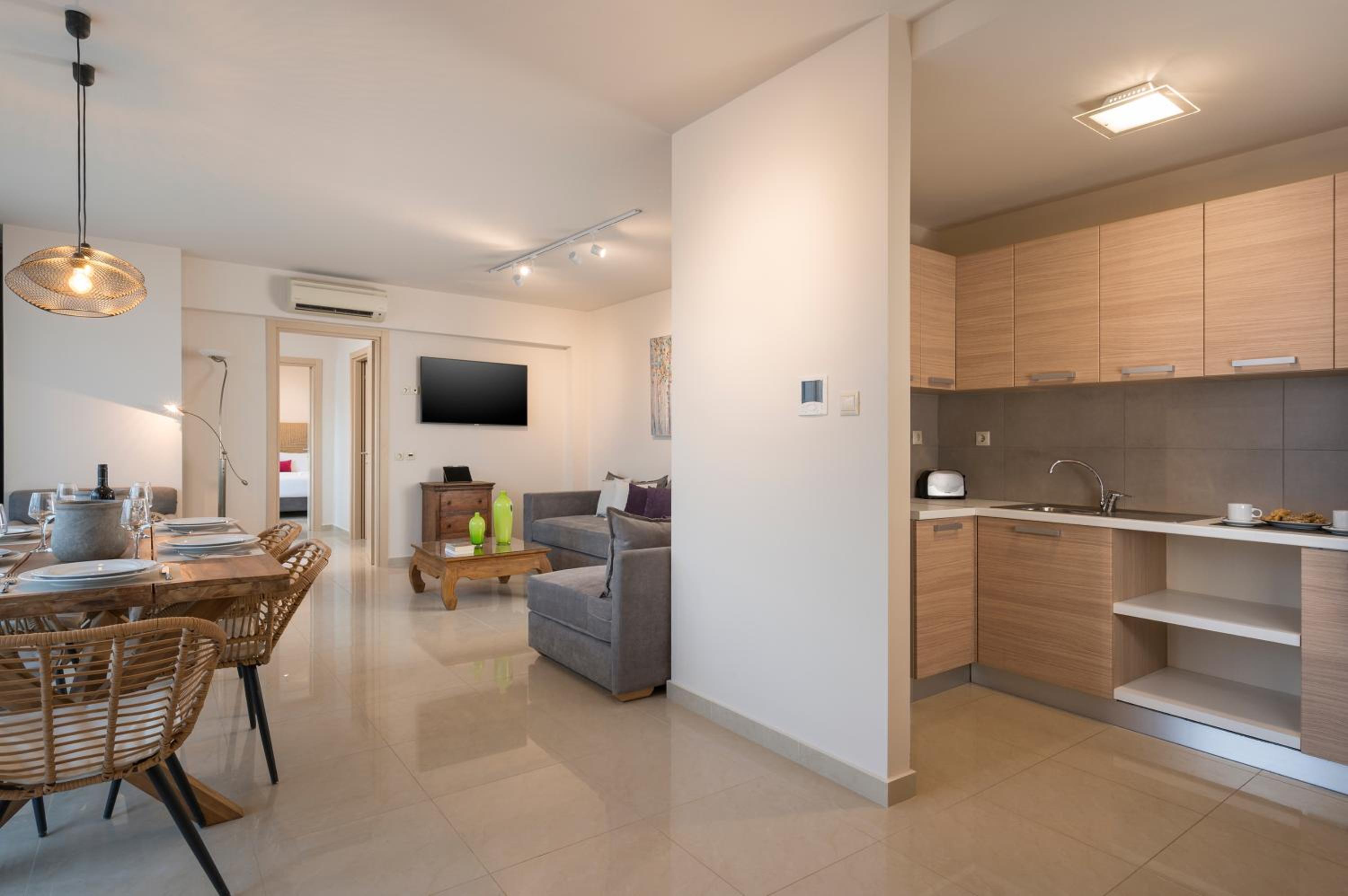 Superior One-Bedroom Apartment photo 2