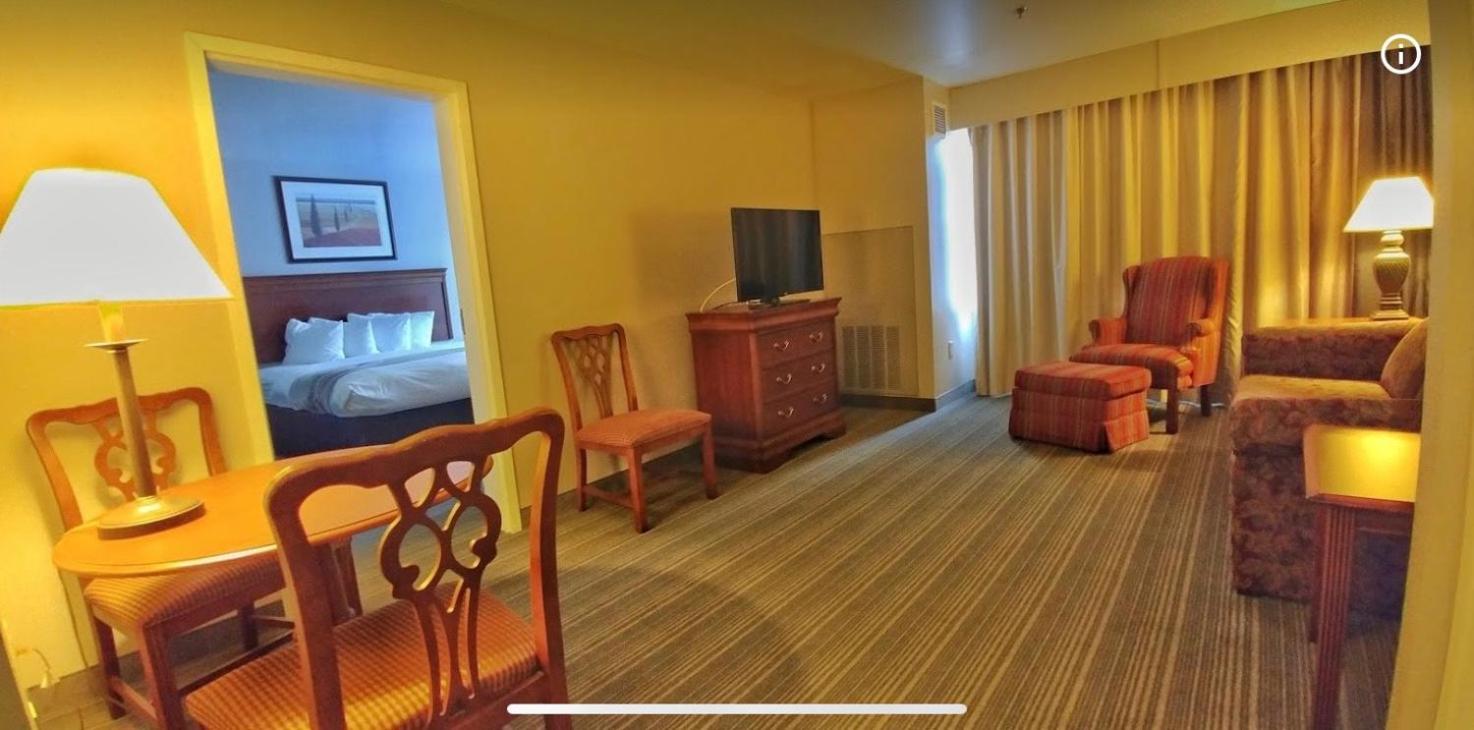 One-Bedroom King Suite - Disability Access/Non-Smoking - Photo 5