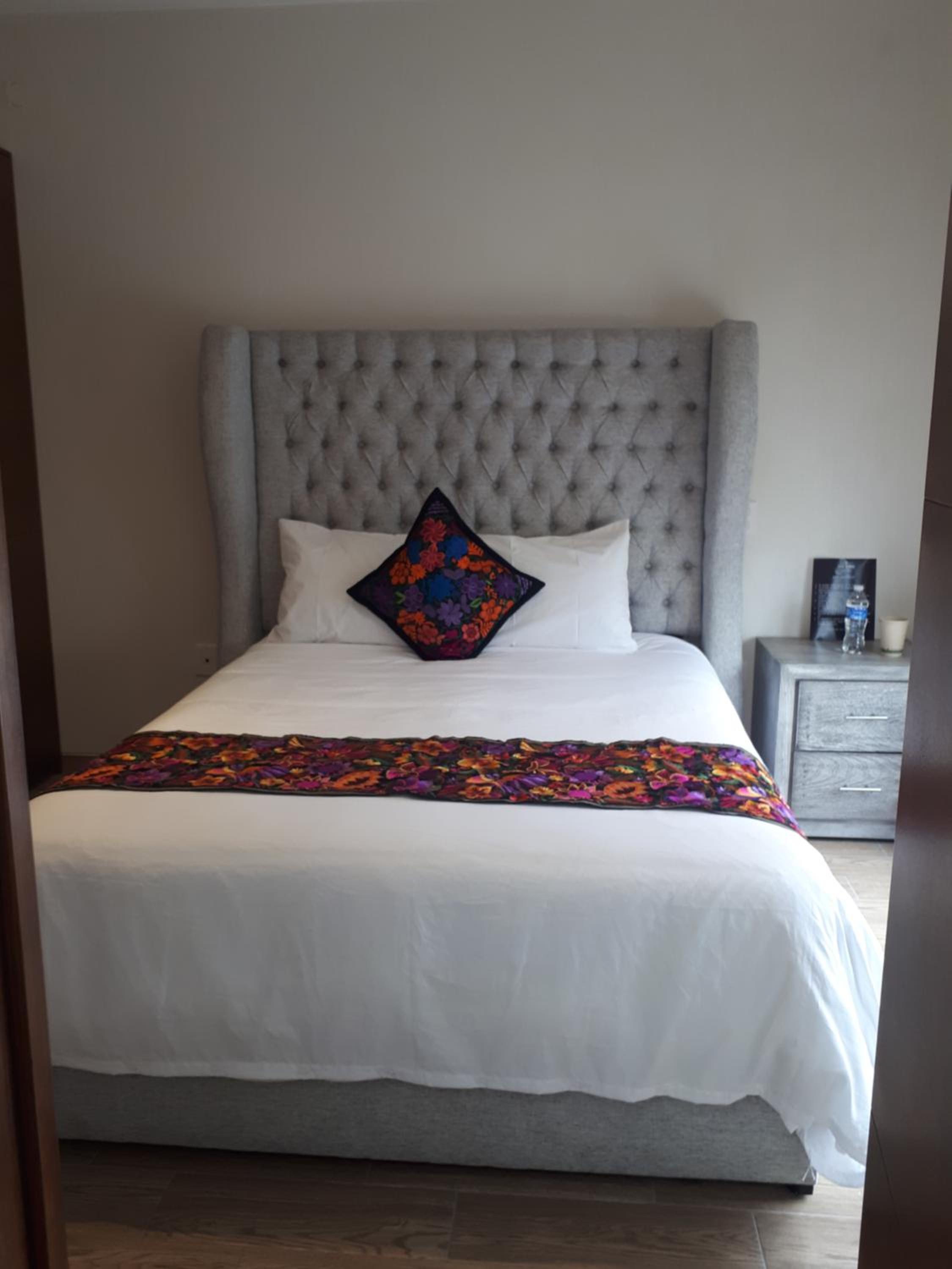 Deluxe Queen Room - Photo 11
