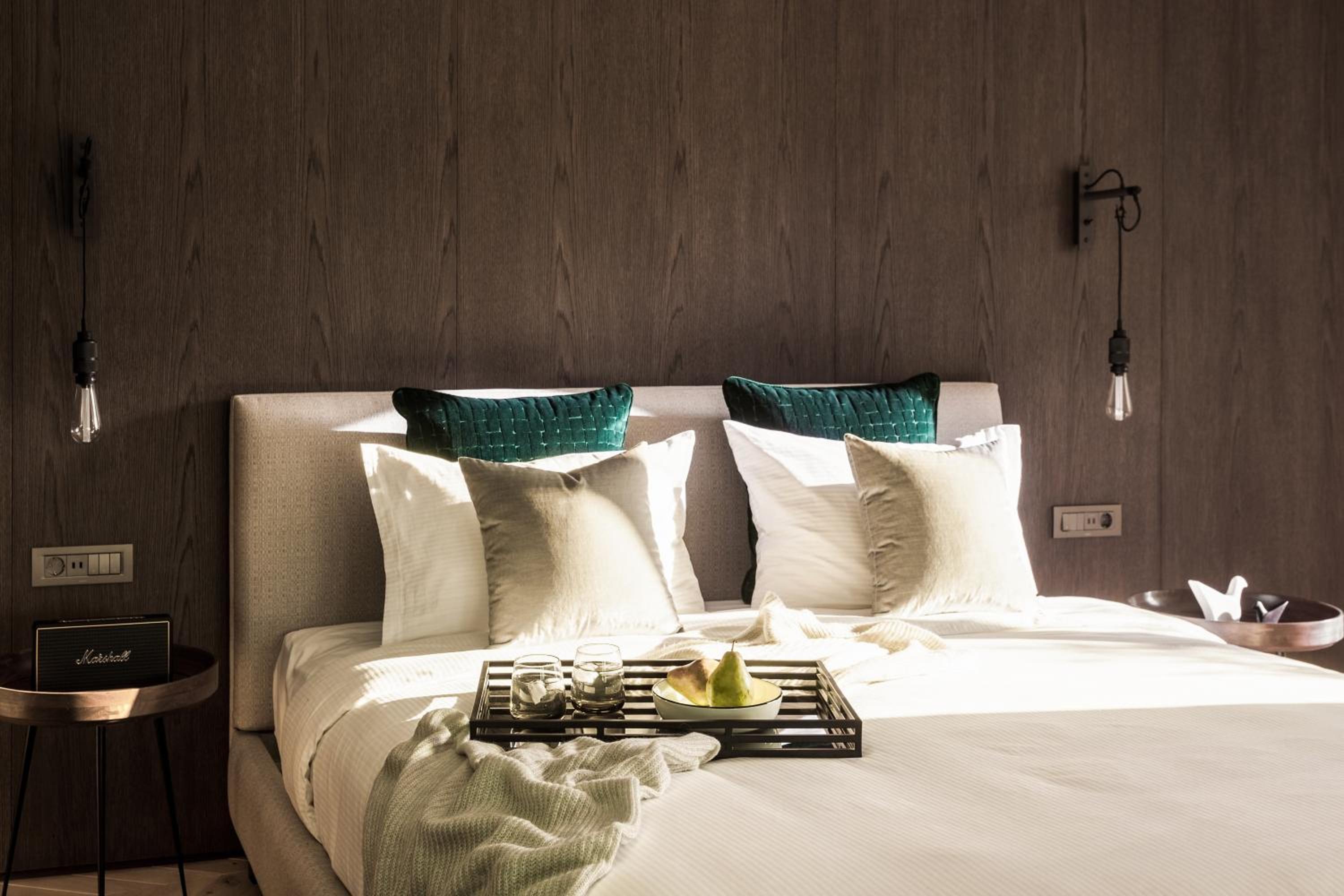 Acropolis Designers Signature Suite photo 3